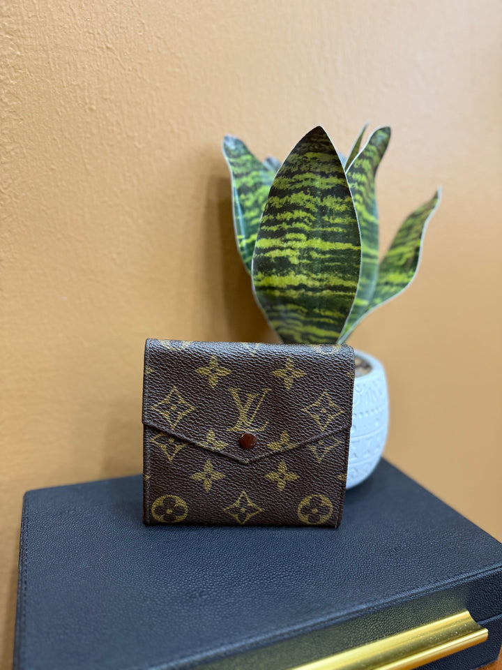 Louis Vuitton Monogram Elise Compact Wallet