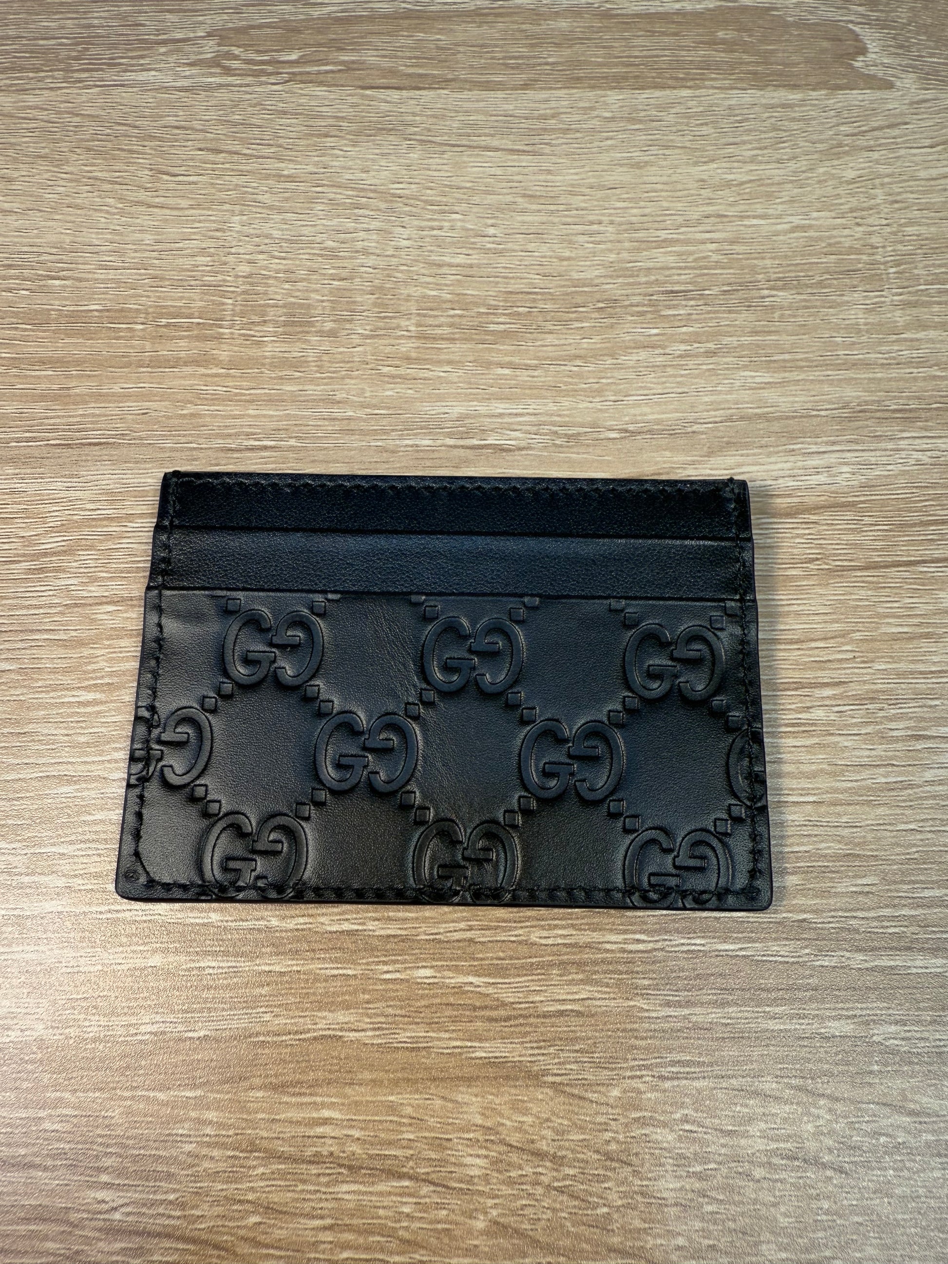 LIKE NEW- Gucci Guccissima Black Card Holder