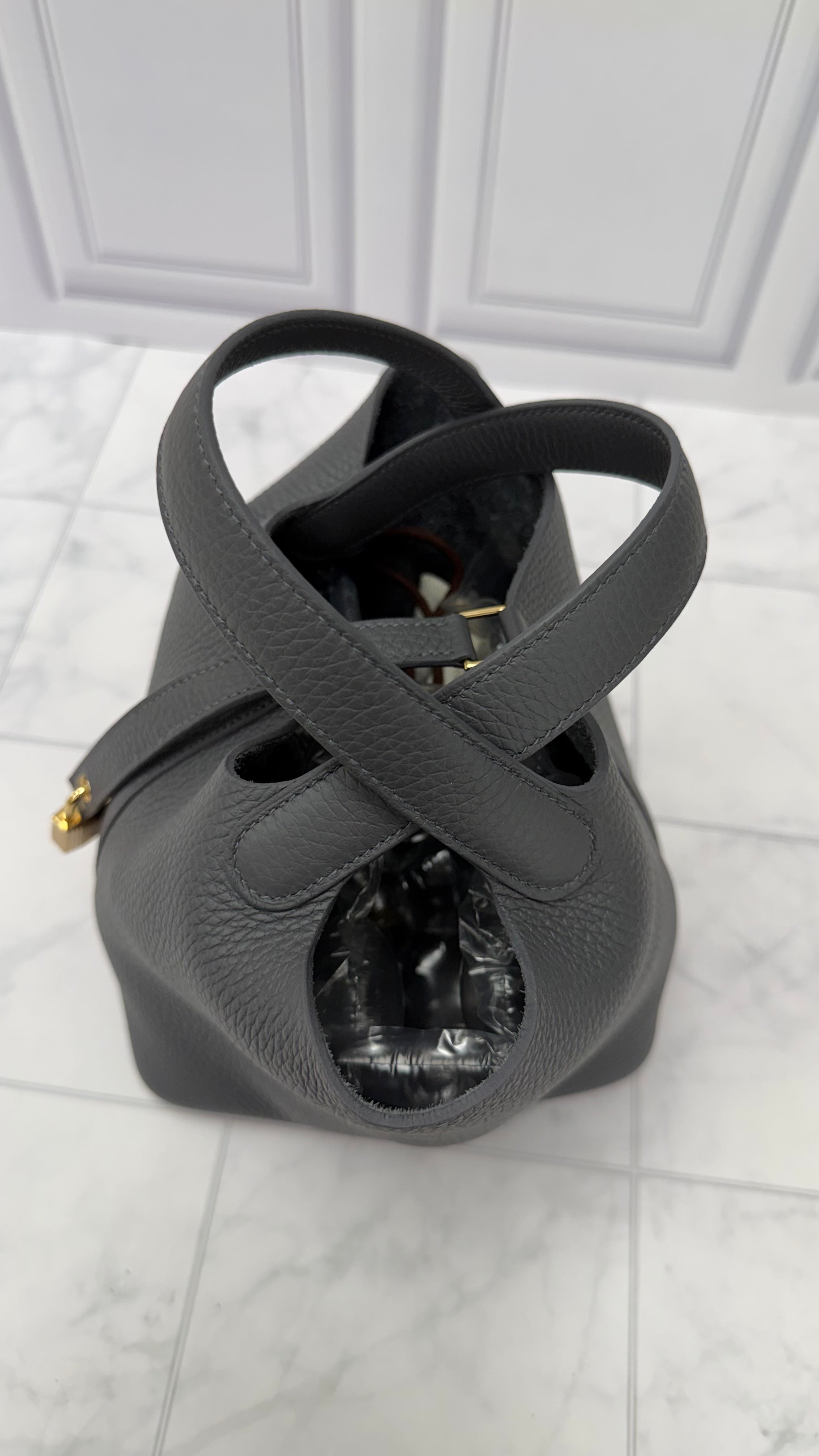 *DONS DROP* LIKE NEW - Hermes Grey Taurillon Clemence Picotine 18