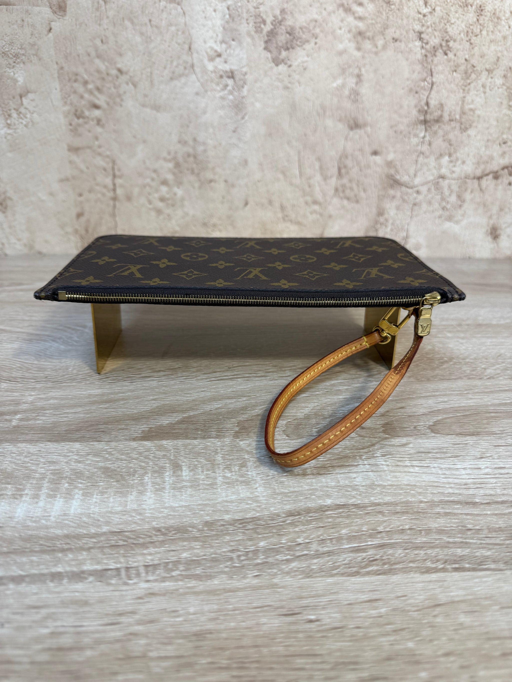 Louis Vuitton Monogram Neverfull MM Pouch