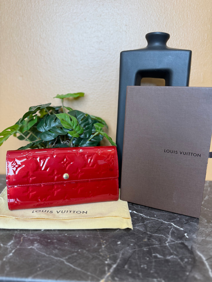 Louis Vuitton Red Vernis Sarah Wallet