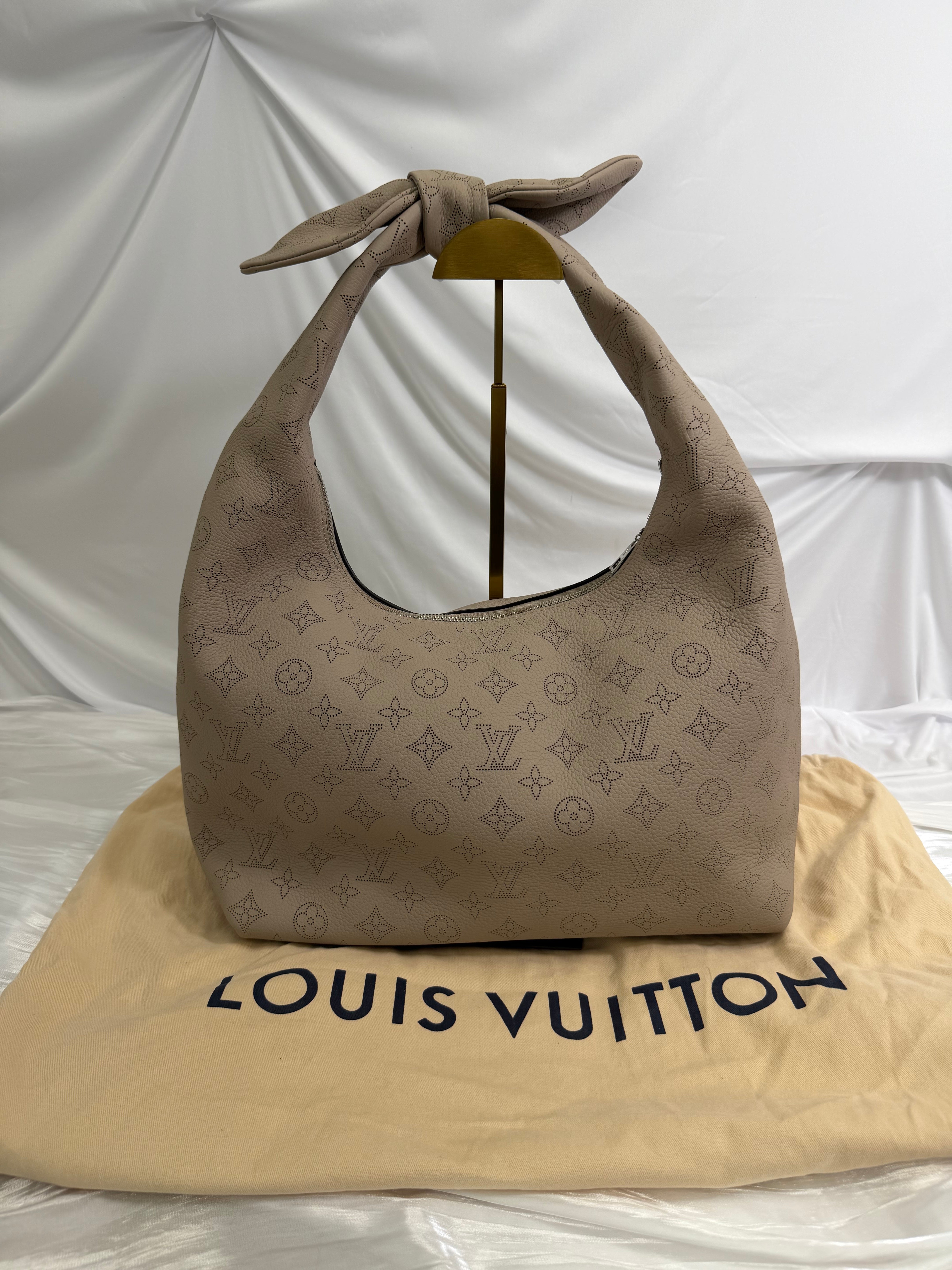 BRAND NEW Louis Vuitton Monogram Greige Mahina Leather Why Knot MM Bag