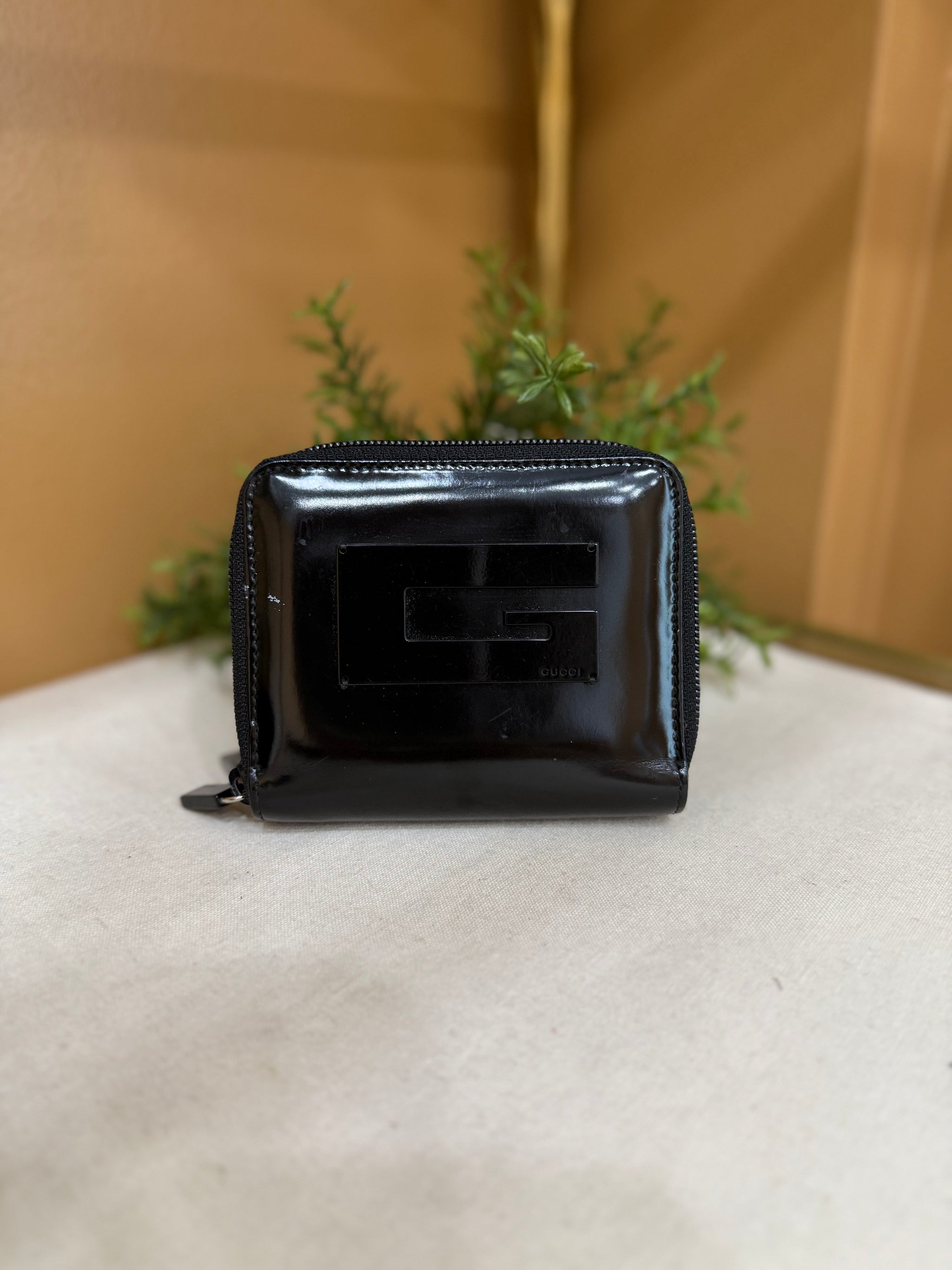 Gucci Black Patent Leather Zippy Compact Wallet