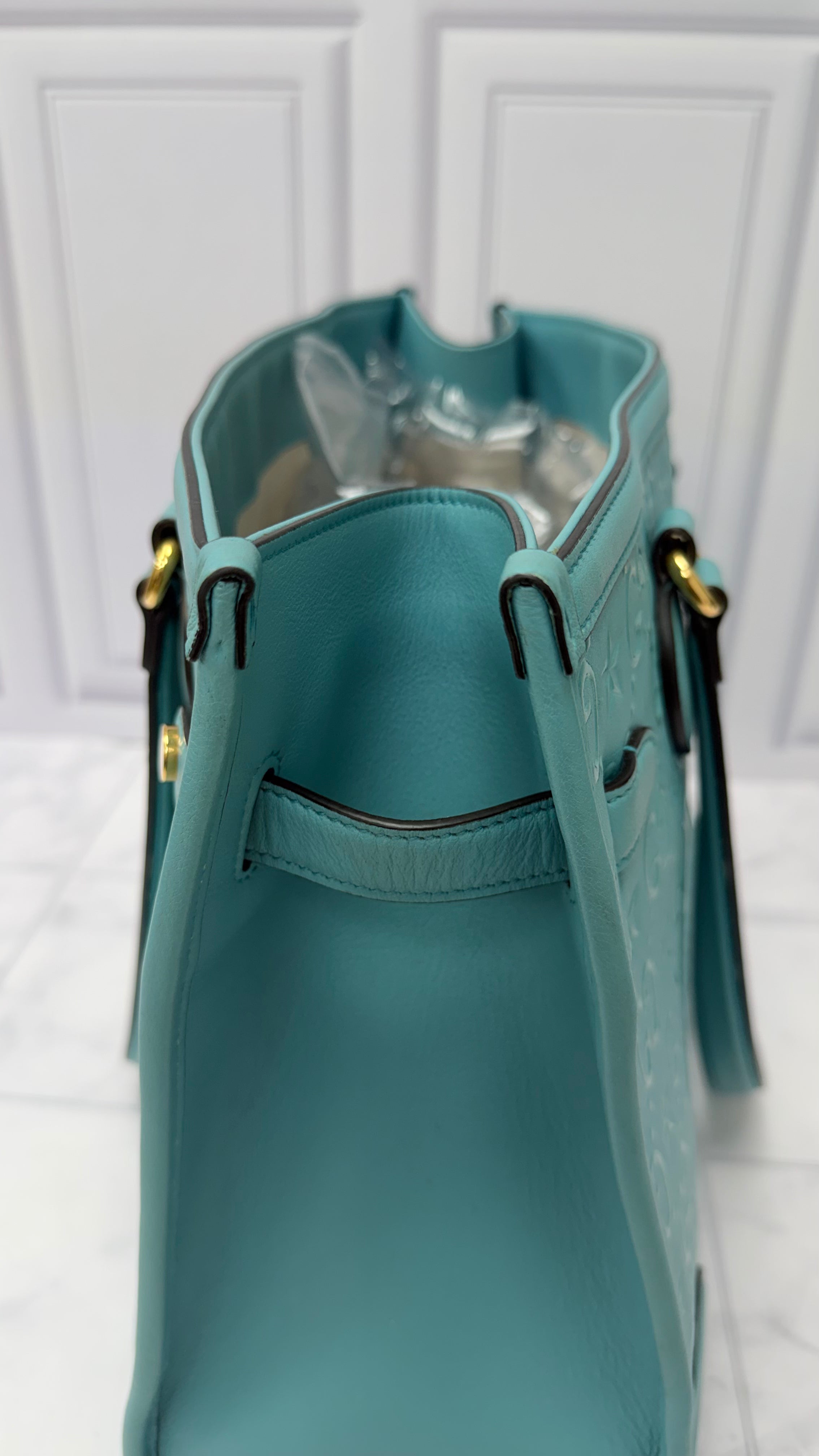 *DONS DROP* Gucci Teal GG Embossed Leather Marmont Shoulder Tote