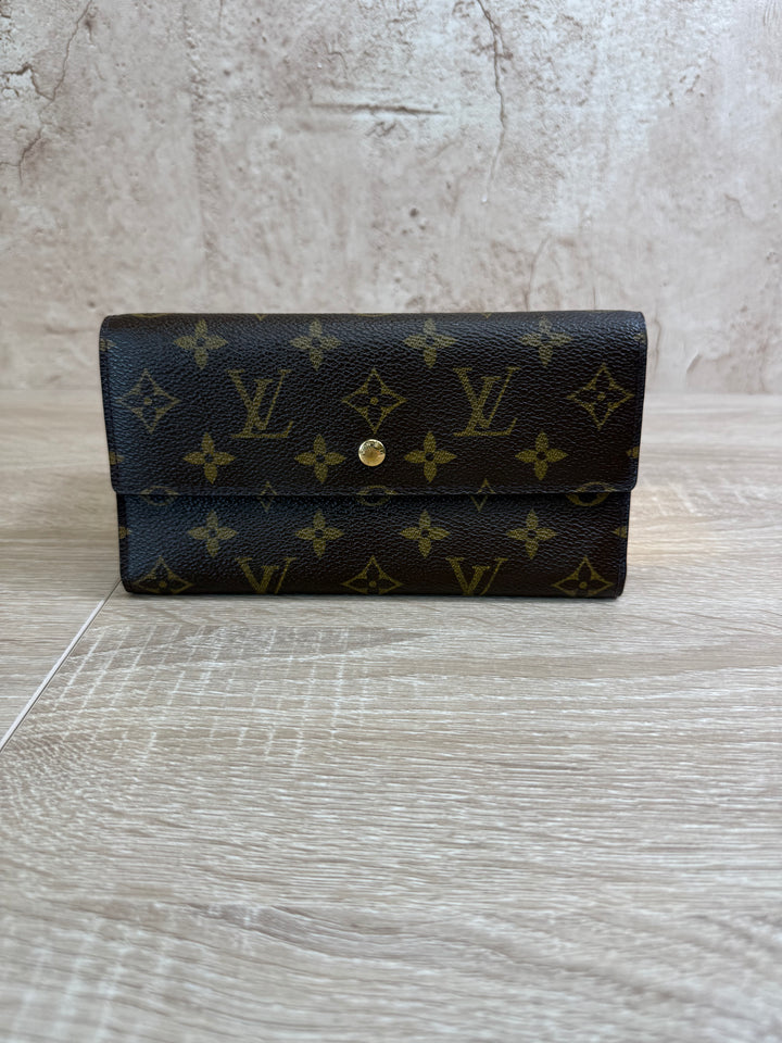 Louis Vuitton Monogram International Wallet