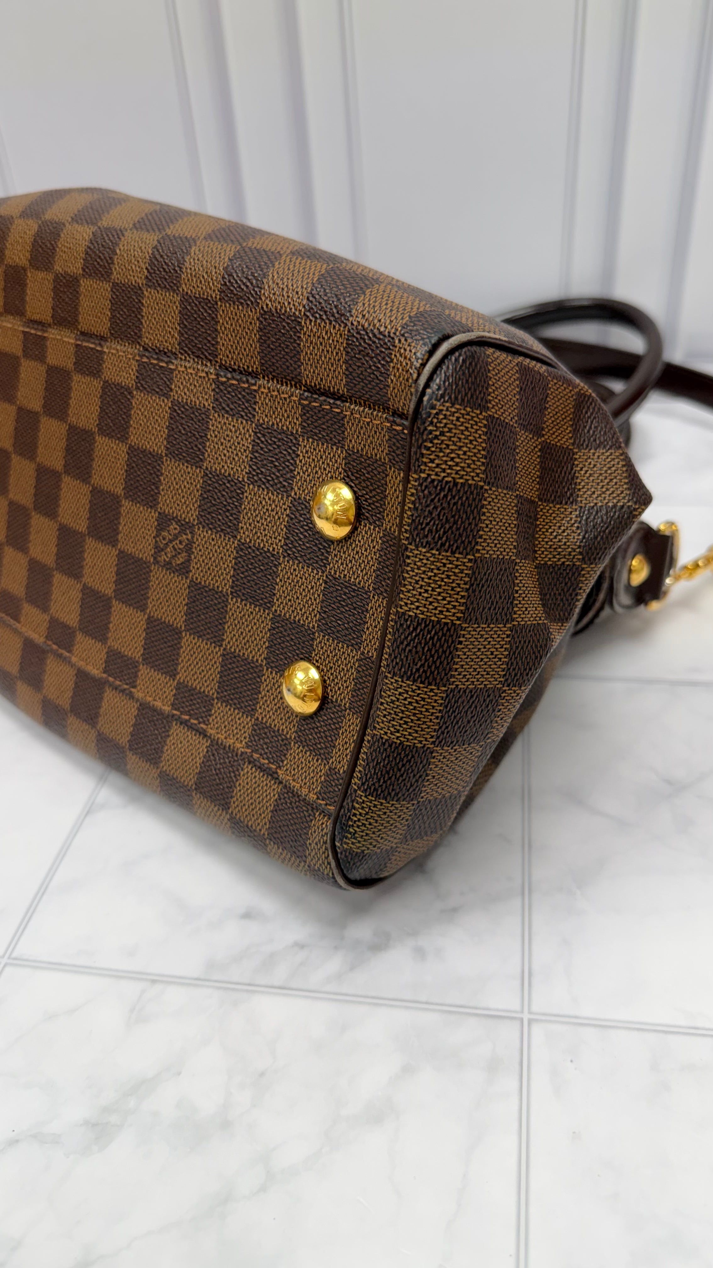 *DONS DROP* Louis Vuitton Damier Ebene Trevi PM Shoulder Bag