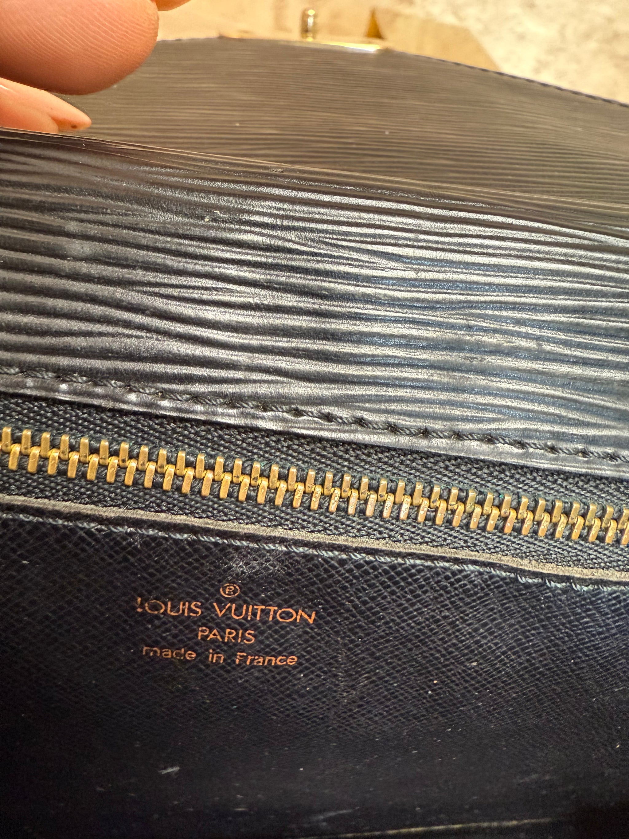 Louis Vuitton Black Epi Dragonne