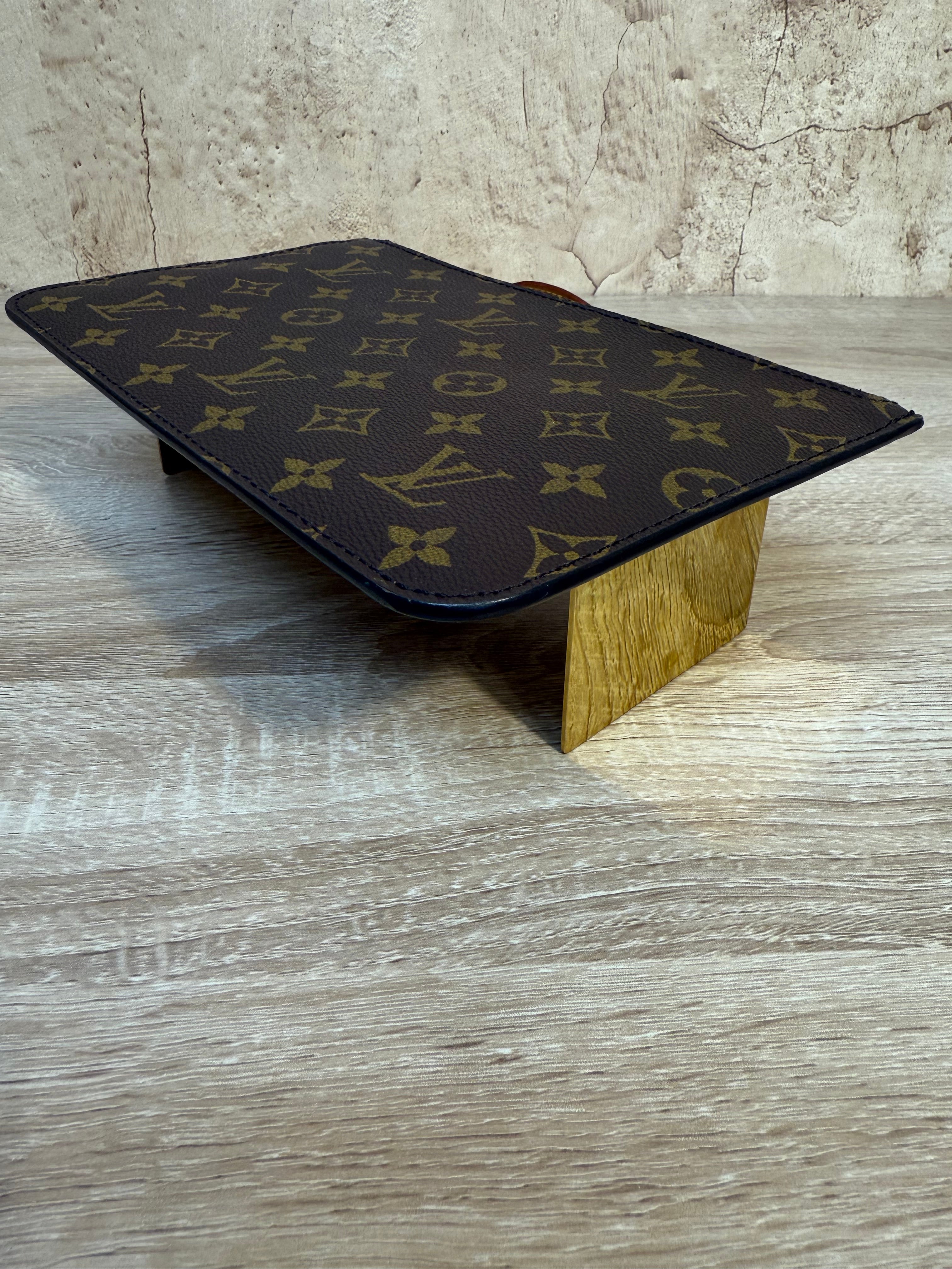 Louis Vuitton Monogram Neverfull MM Pouch