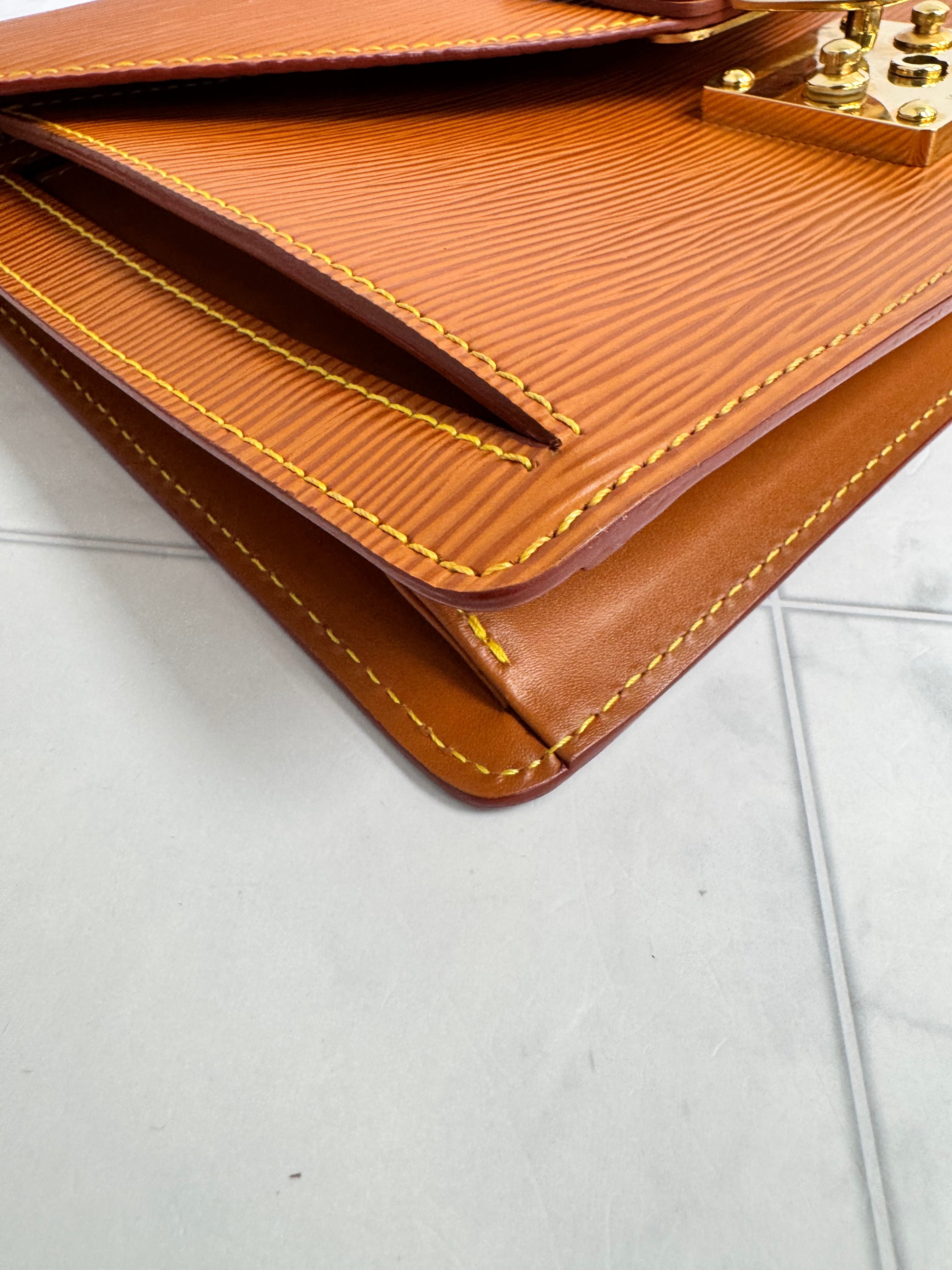 Louis Vuitton Tan Epi Sellier Dragonne Clutch