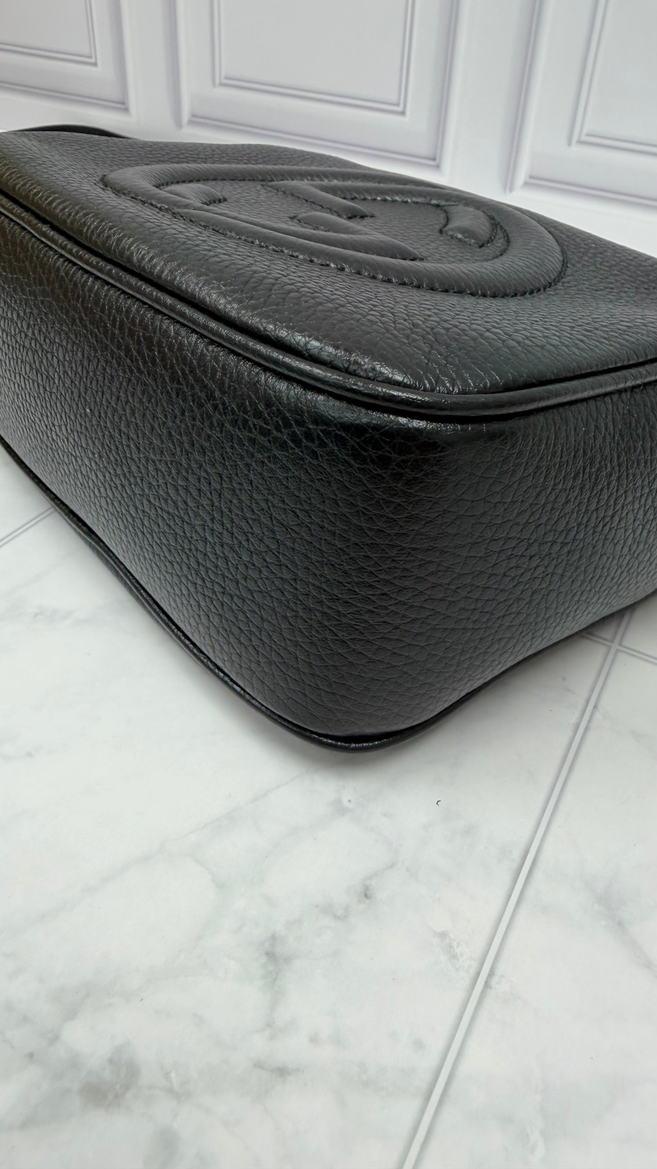 *DONS DROP* Gucci Black Pebbled Leather Soho Disco Small Camera Bag