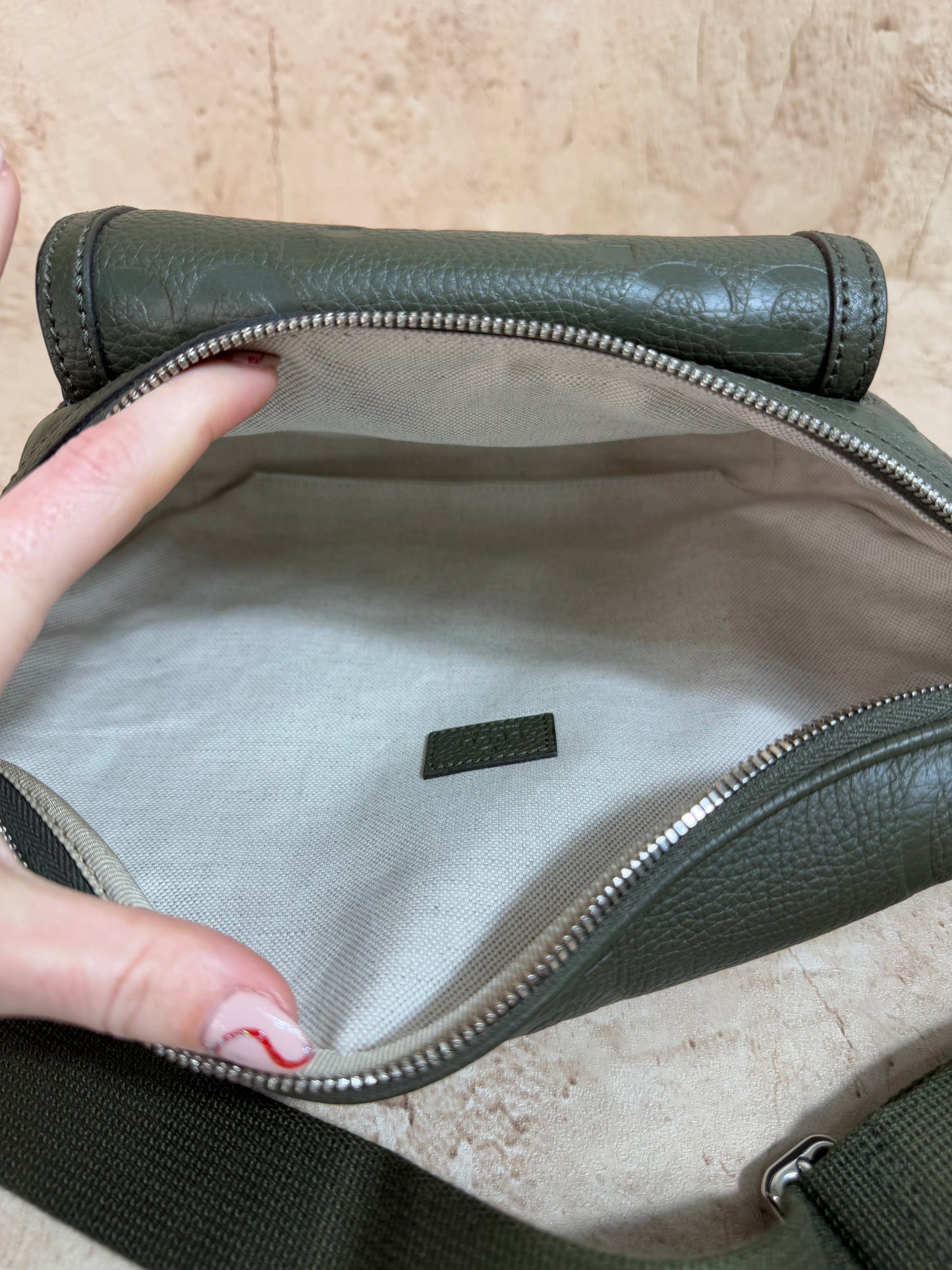 BRAND NEW- Gucci Olive Green Jumbo GG Bum Bag