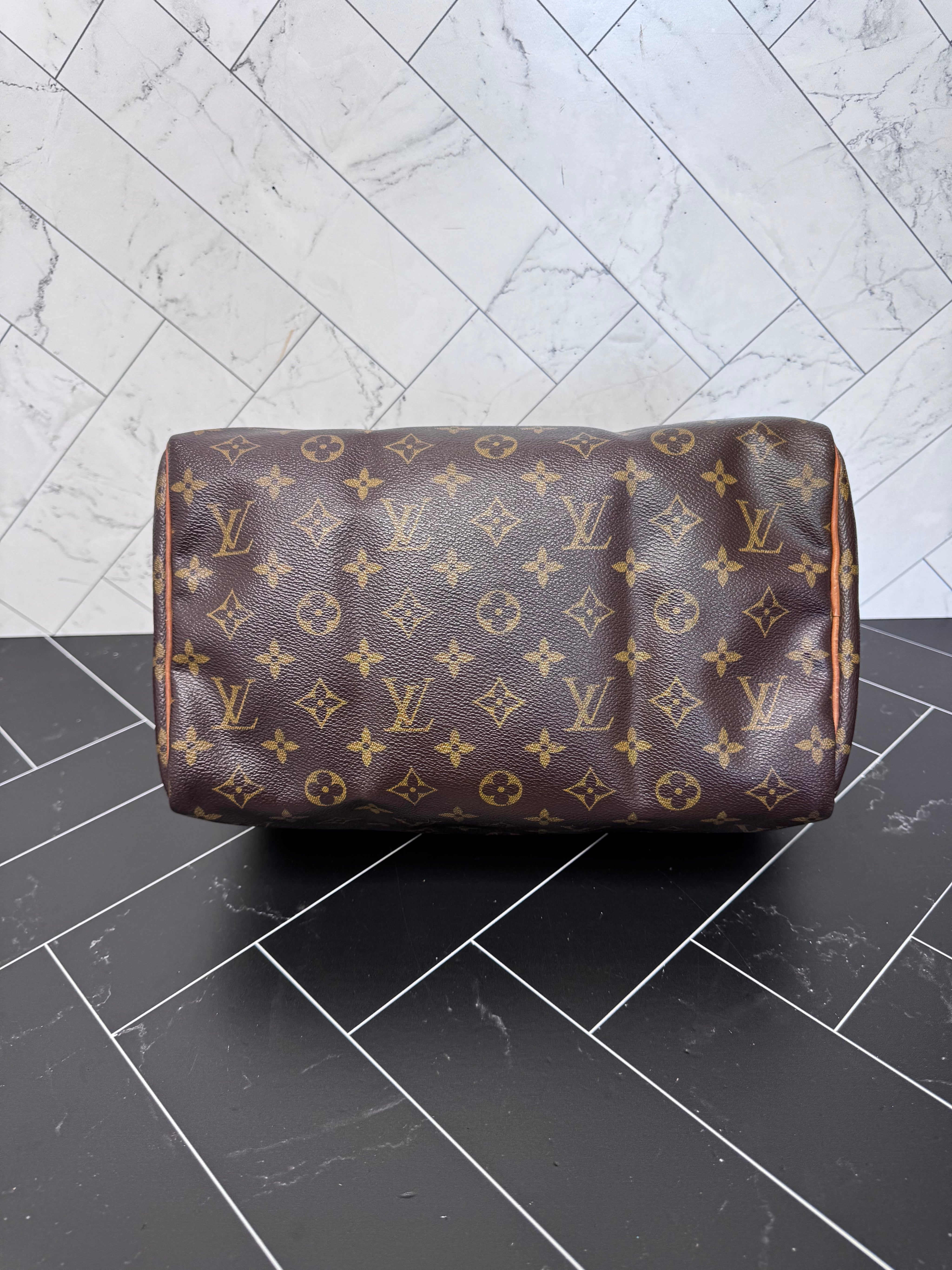 Louis Vuitton Monogram Speedy 30