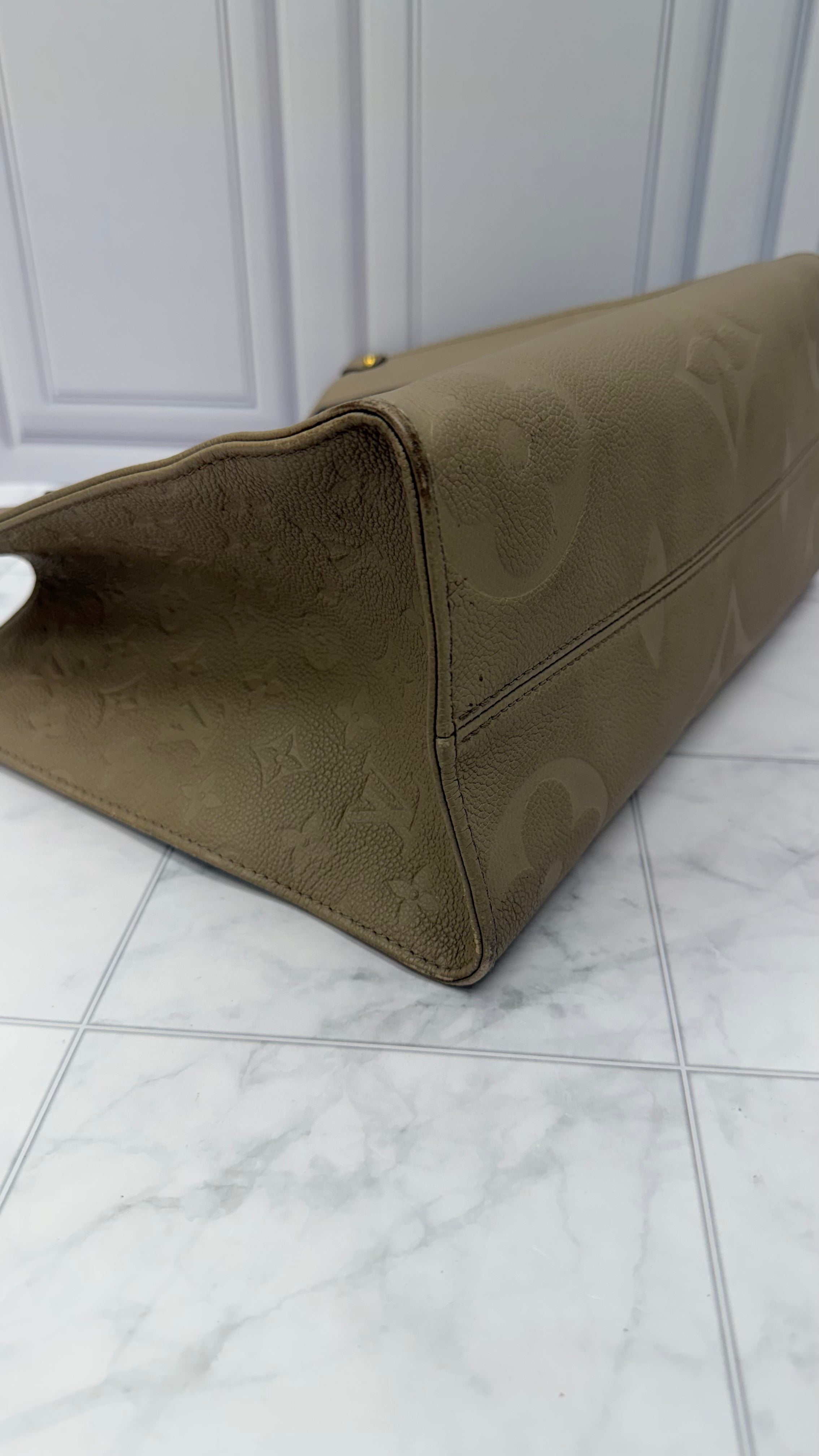 *DONS DROP* Louis Vuitton Turtledove Empreinte On The Go MM Tote Bag