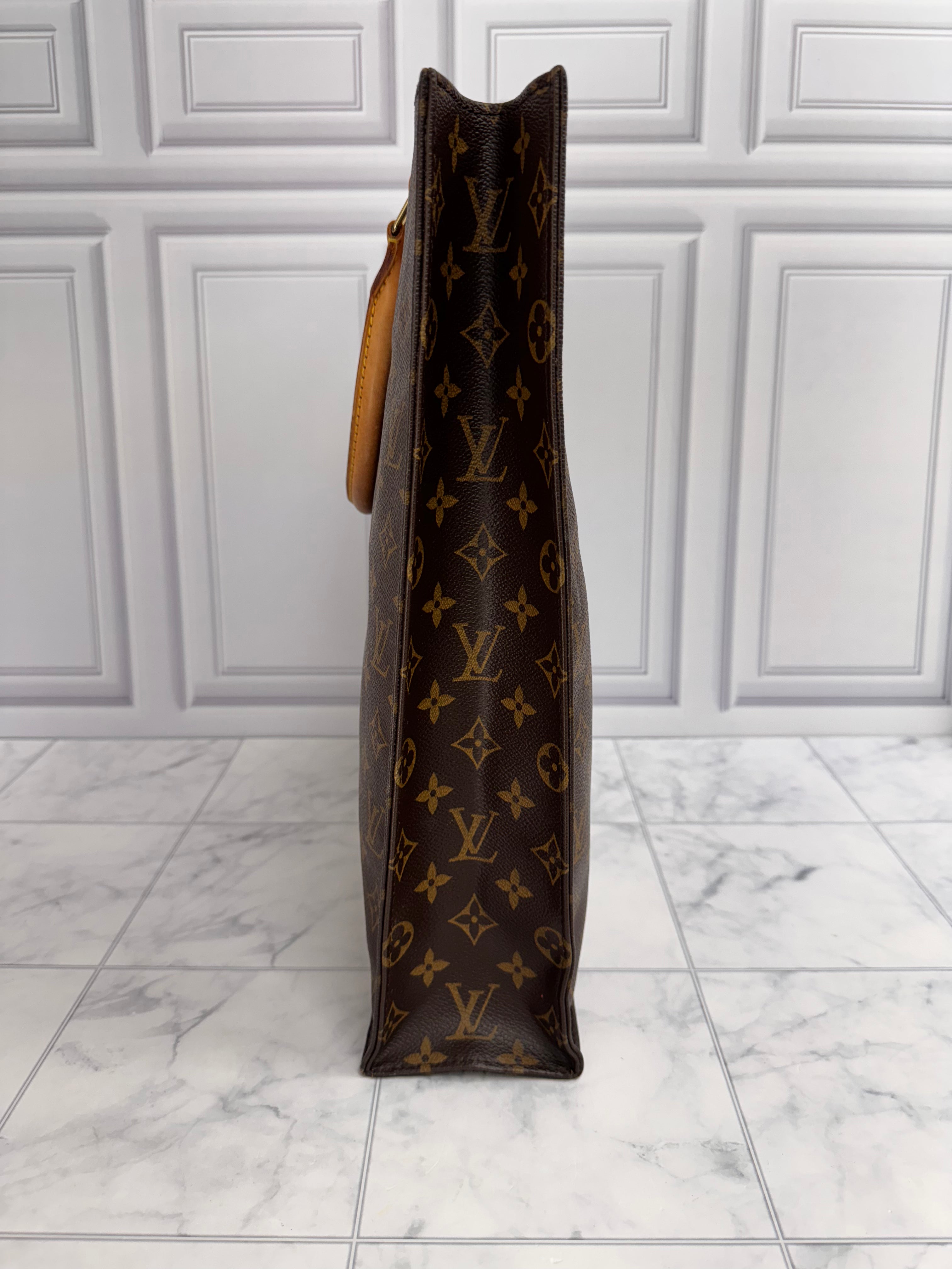 Louis Vuitton Monogram Sac Plat