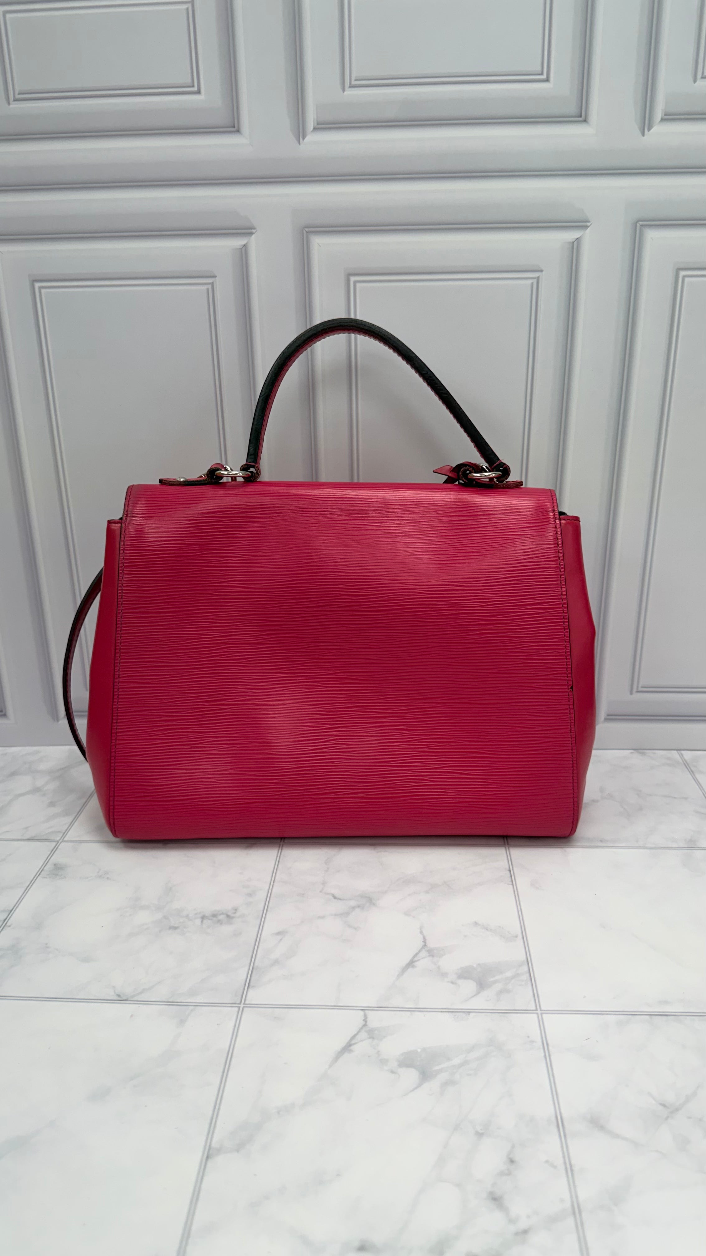 *DONS DROP* Louis Vuitton Pink Epi Leather Cluny MM Bag
