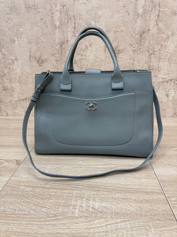 Chanel Grey Grained Calfskin Medium Neo Executive Tote