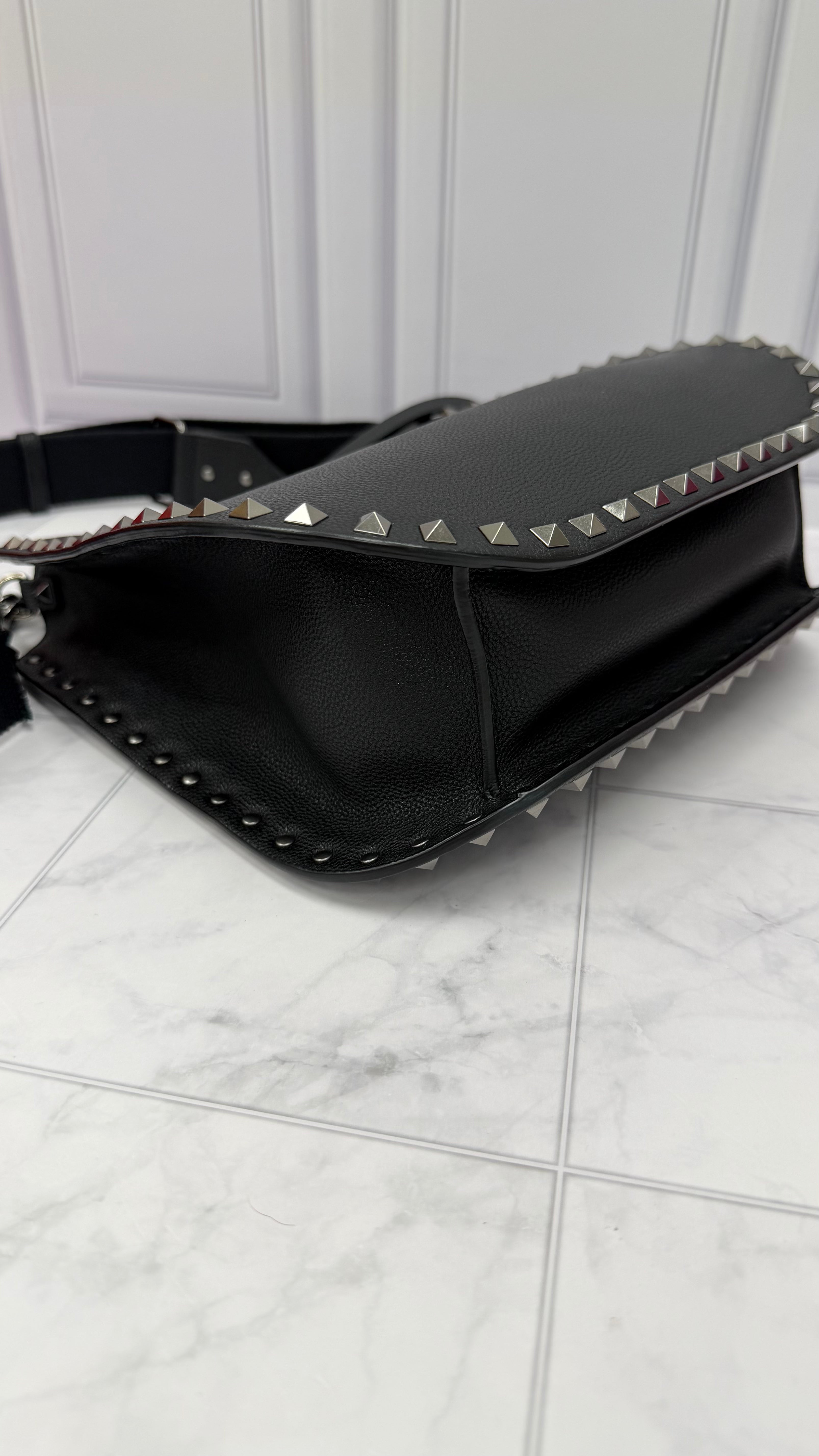 *DONS DROP* Valentino Black Grained Leather Rockstud Shoulder Bag