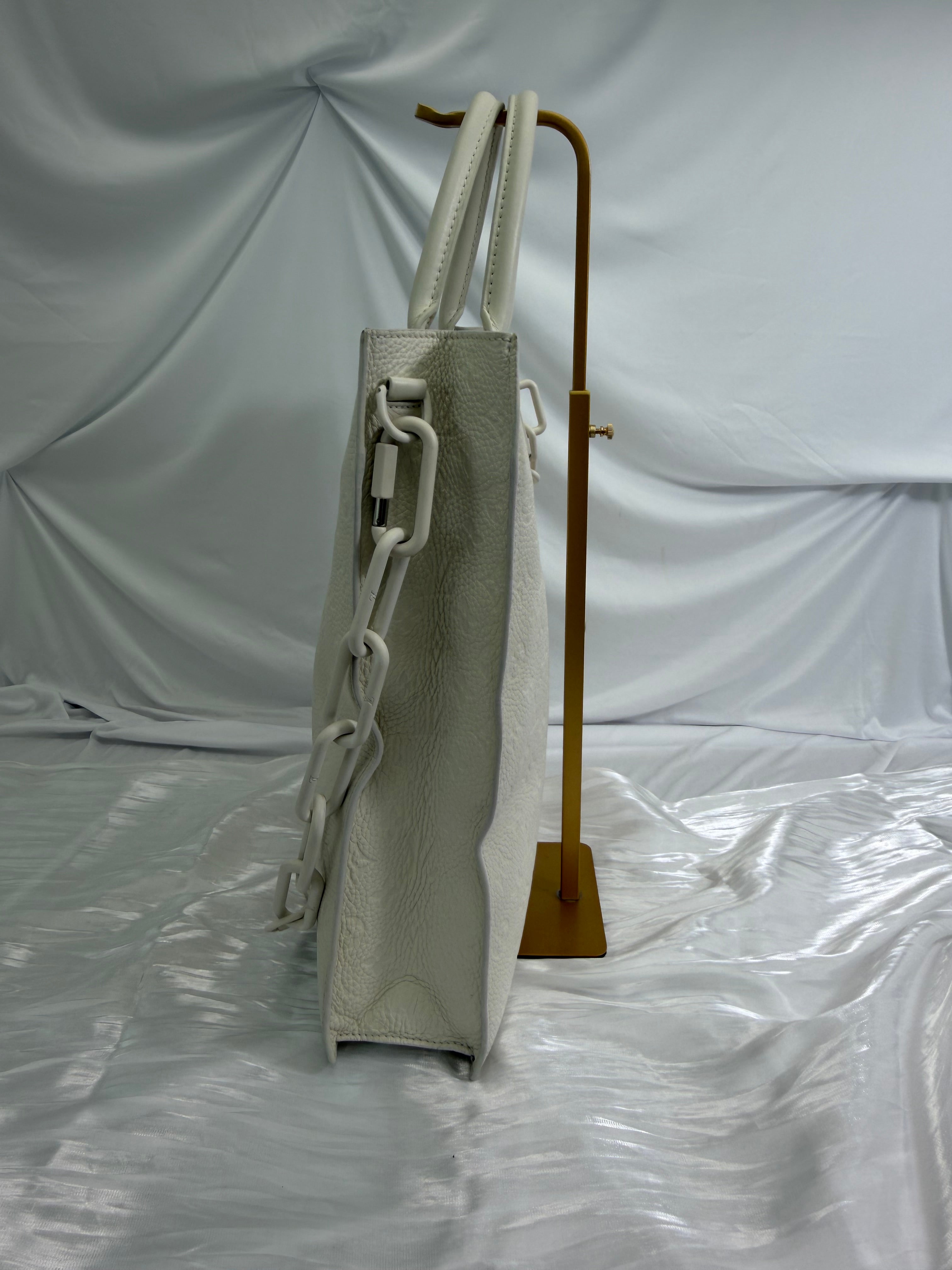 Louis Vuitton Monogram White Taurillon Sac Plat