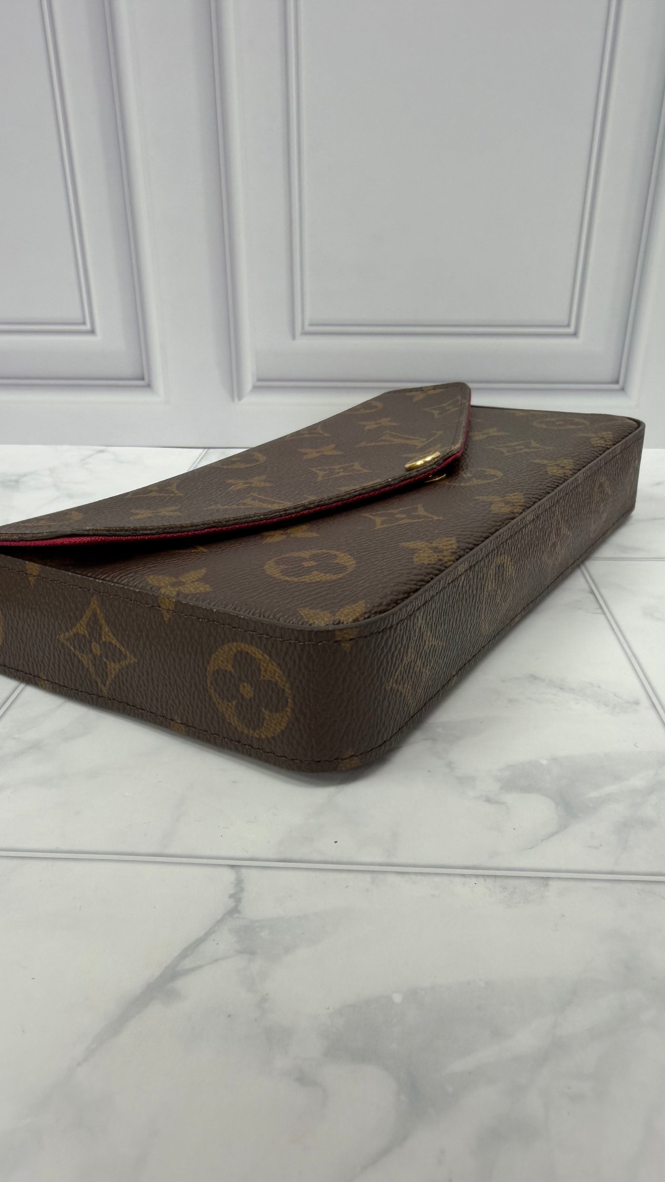 *DONS DROP* LIKE NEW- Louis Vuitton Monogram & Fuchsia Felicie Pochette