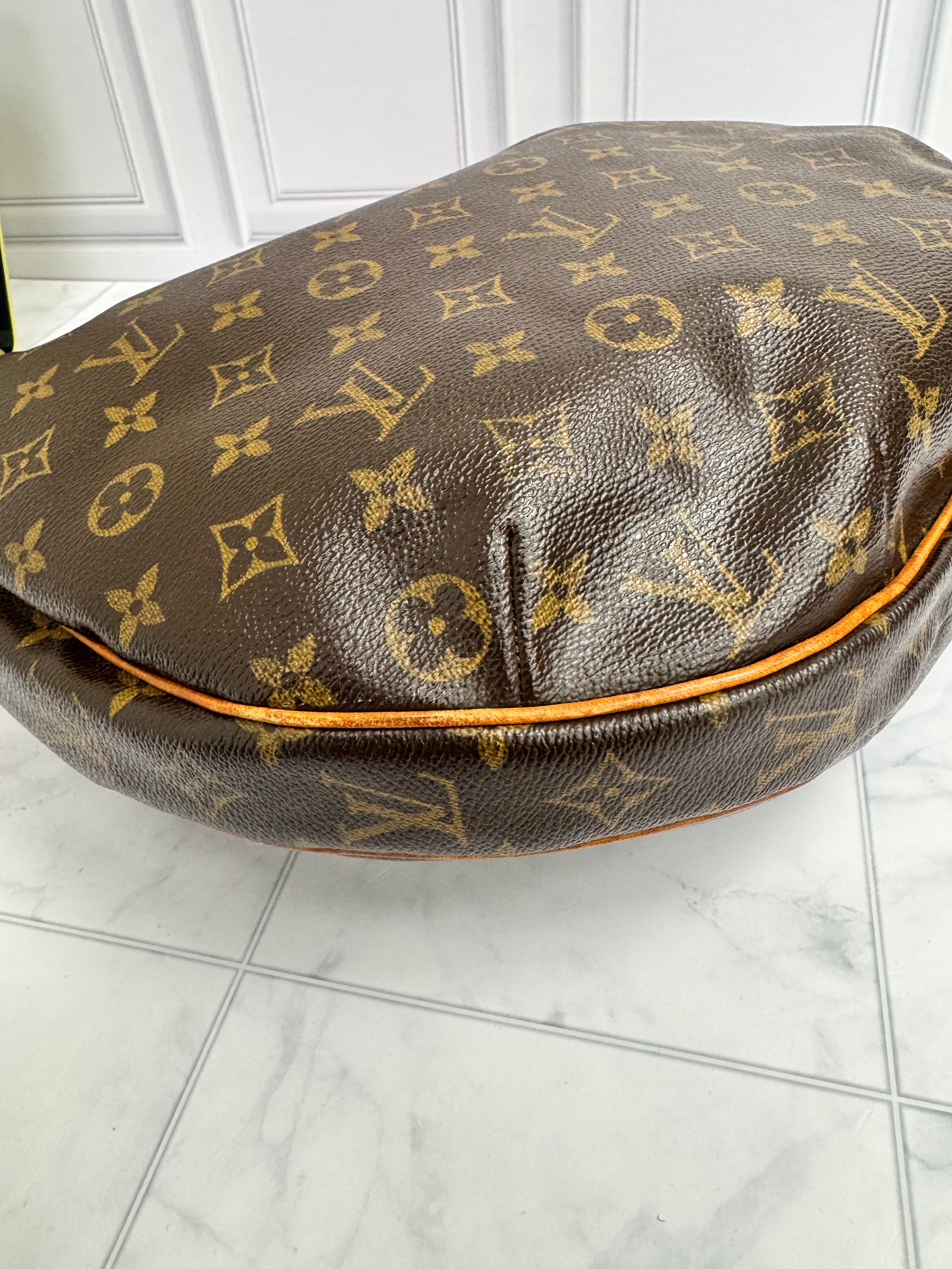 *DONS DROP* Louis Vuitton Monogram Croissant GM Shoulder Bag