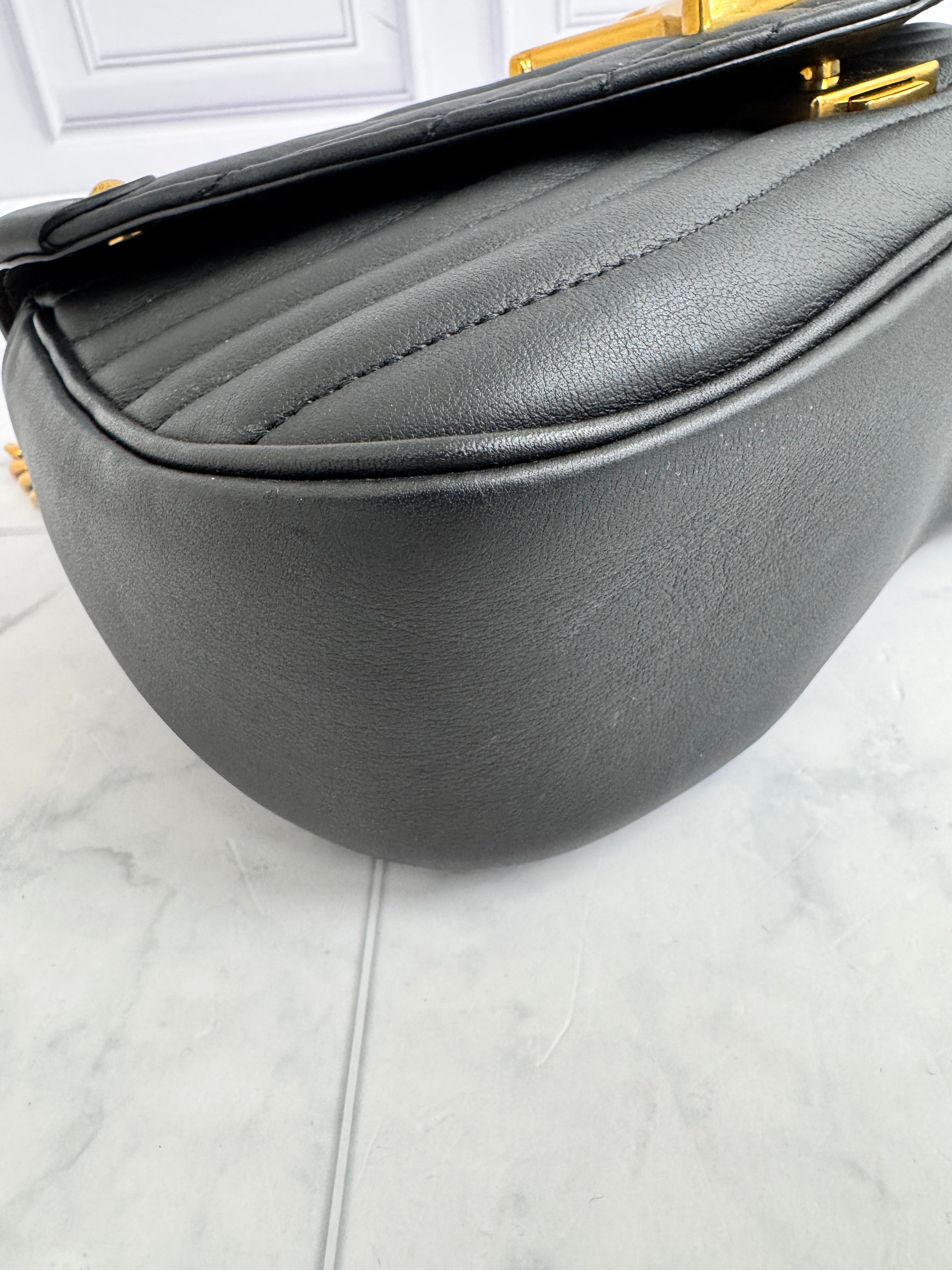 Louis Vuitton Black Quilted New Wave Chain Bag MM