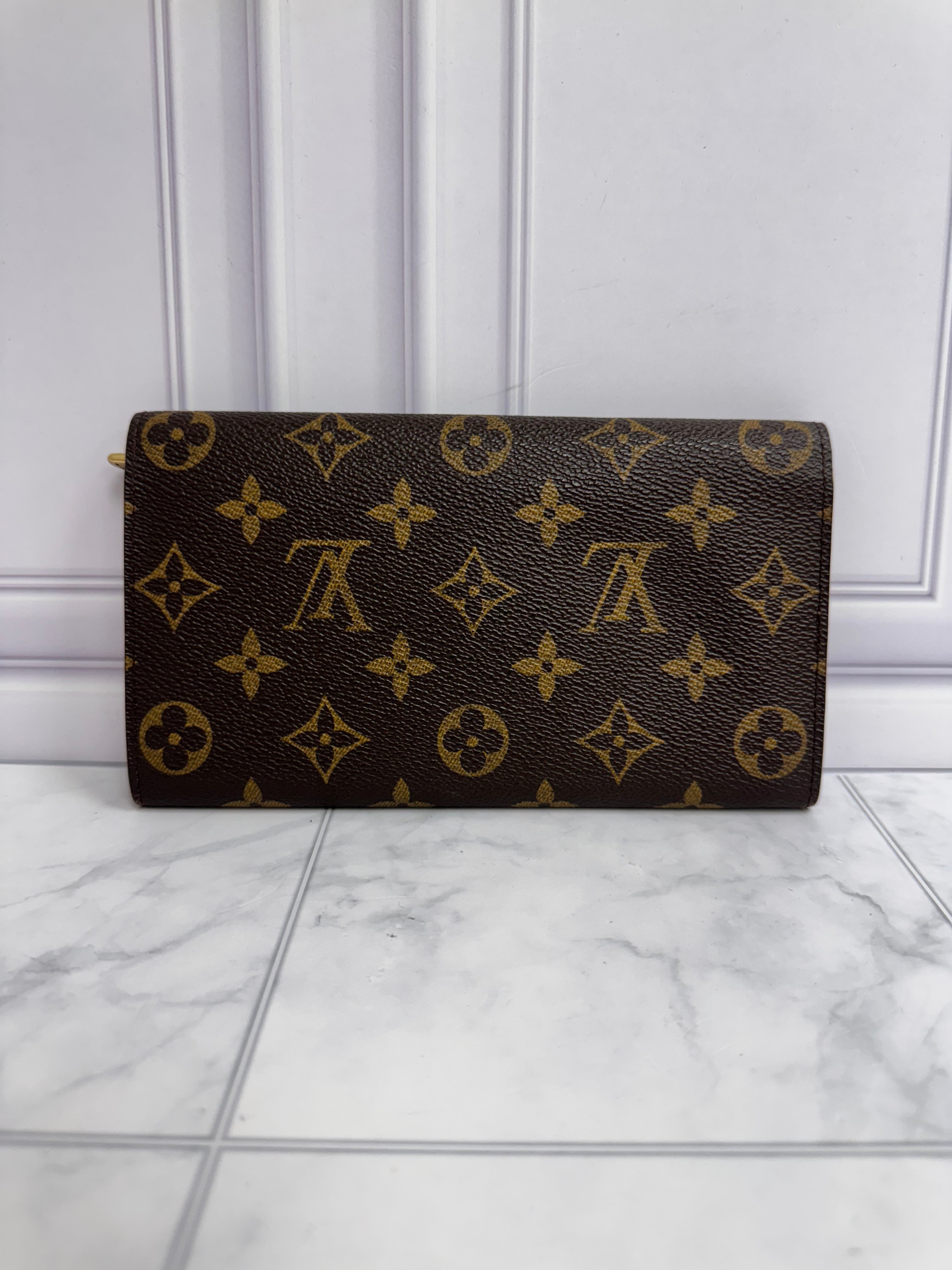 Louis Vuitton Monogram Sarah Wallet