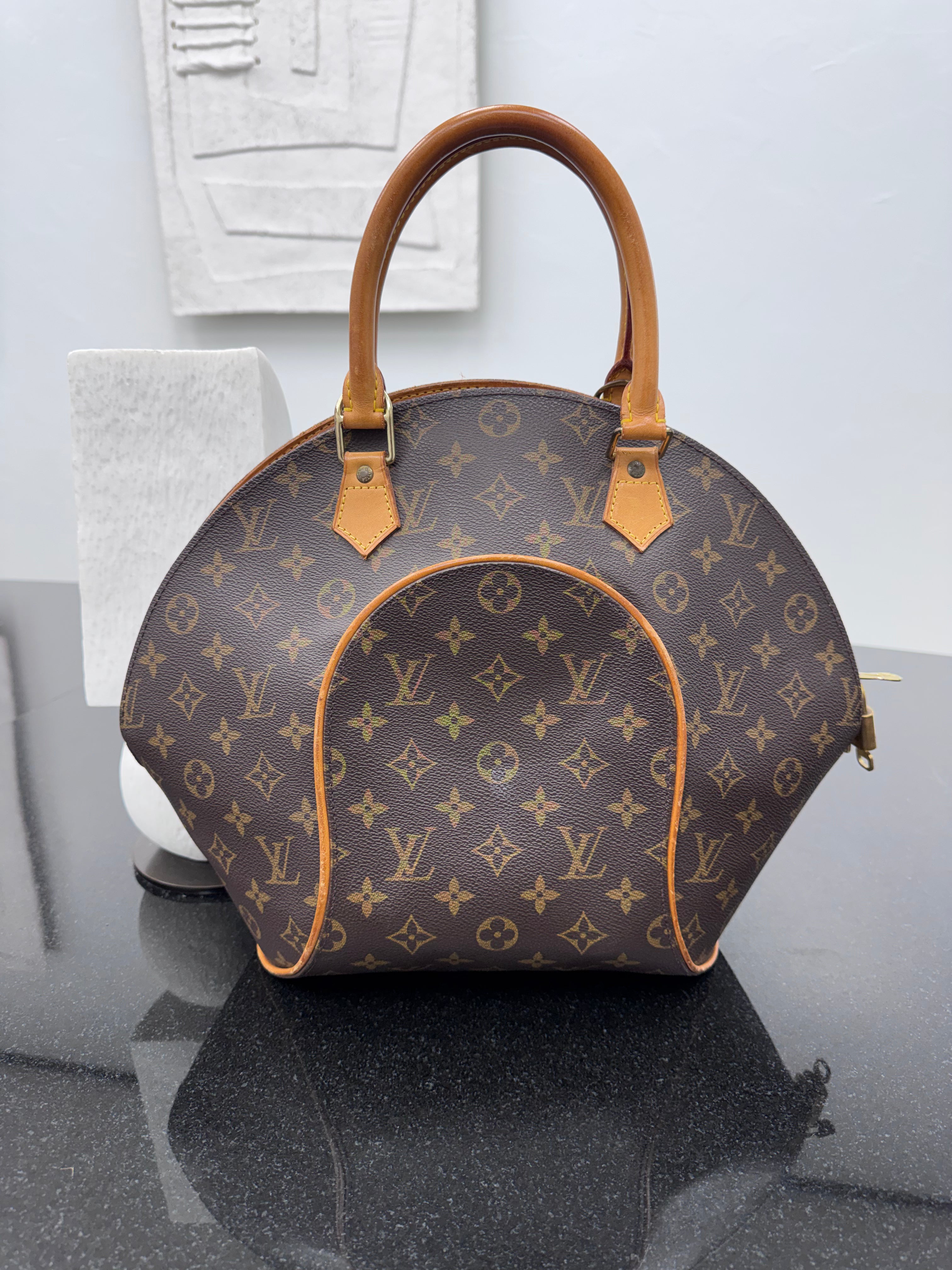 Louis Vuitton Monogram Ellipse MM