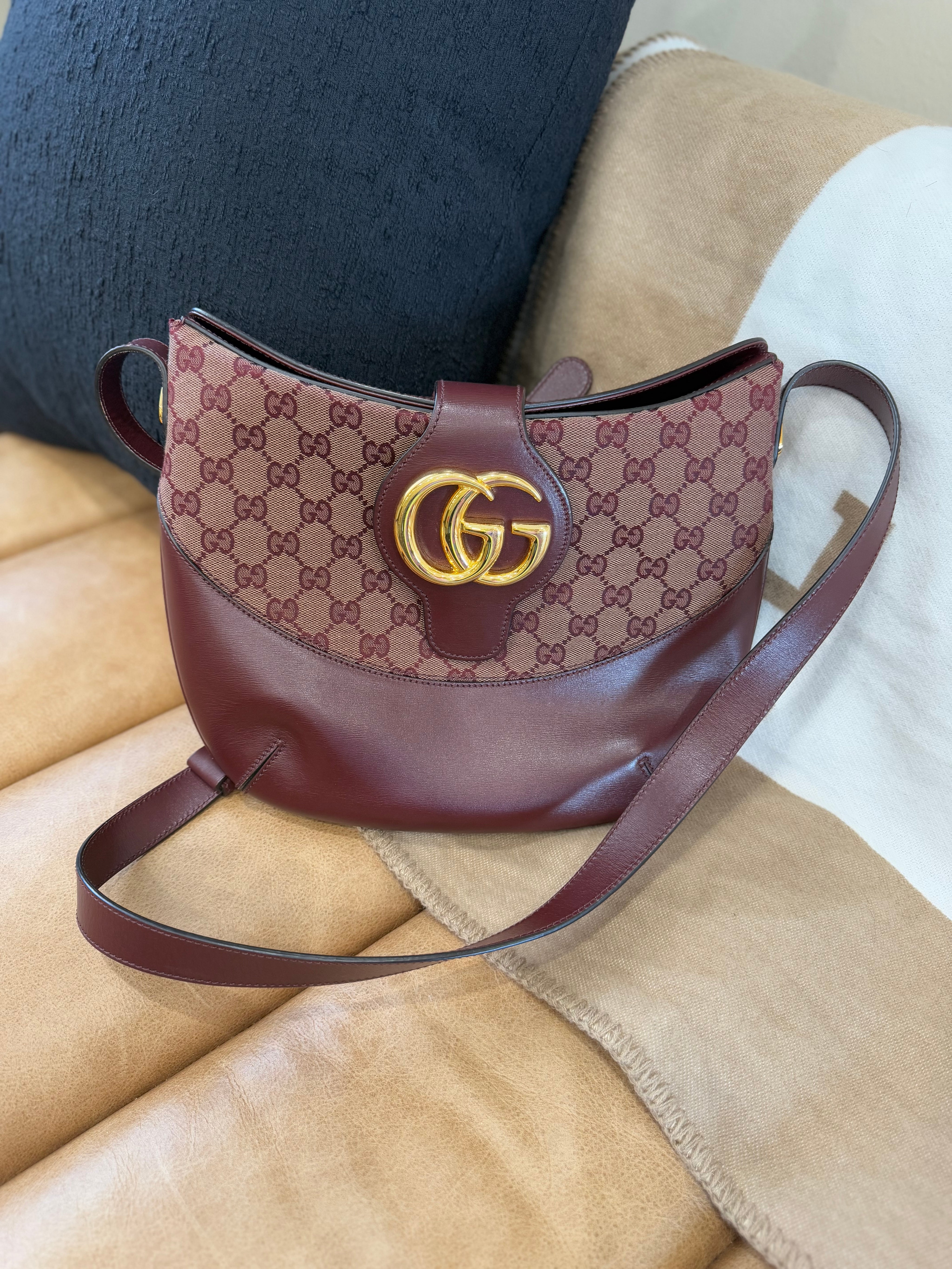 LIKE NEW Gucci Burgundy Canvas & Leather Arli GG Shoulder Bag