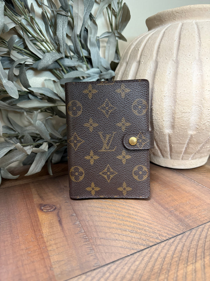 Louis Vuitton Monogram Agenda Passport Holder PM