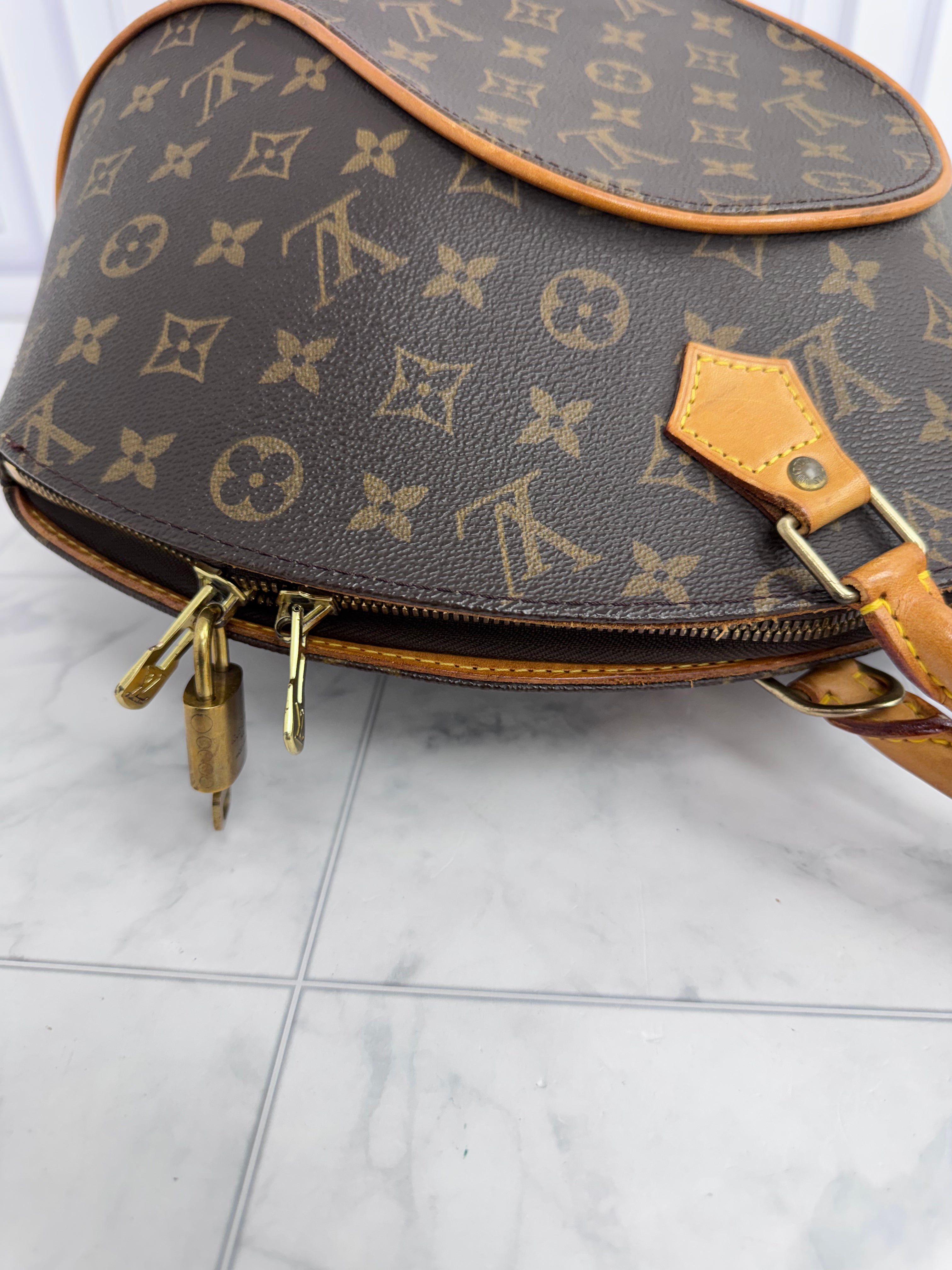 Louis Vuitton Monogram Ellipse MM