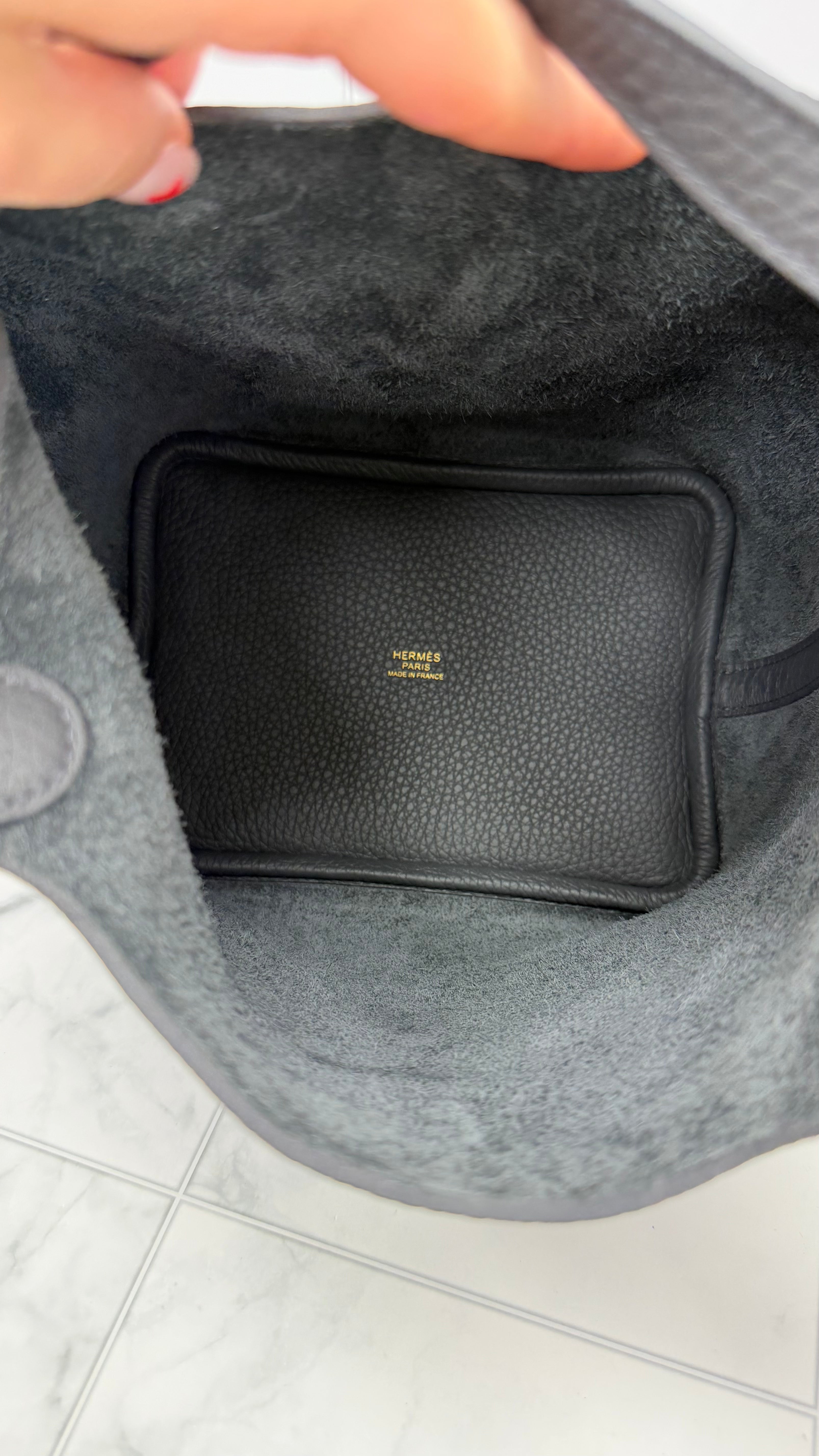 *DONS DROP* LIKE NEW - Hermes Grey Taurillon Clemence Picotine 18
