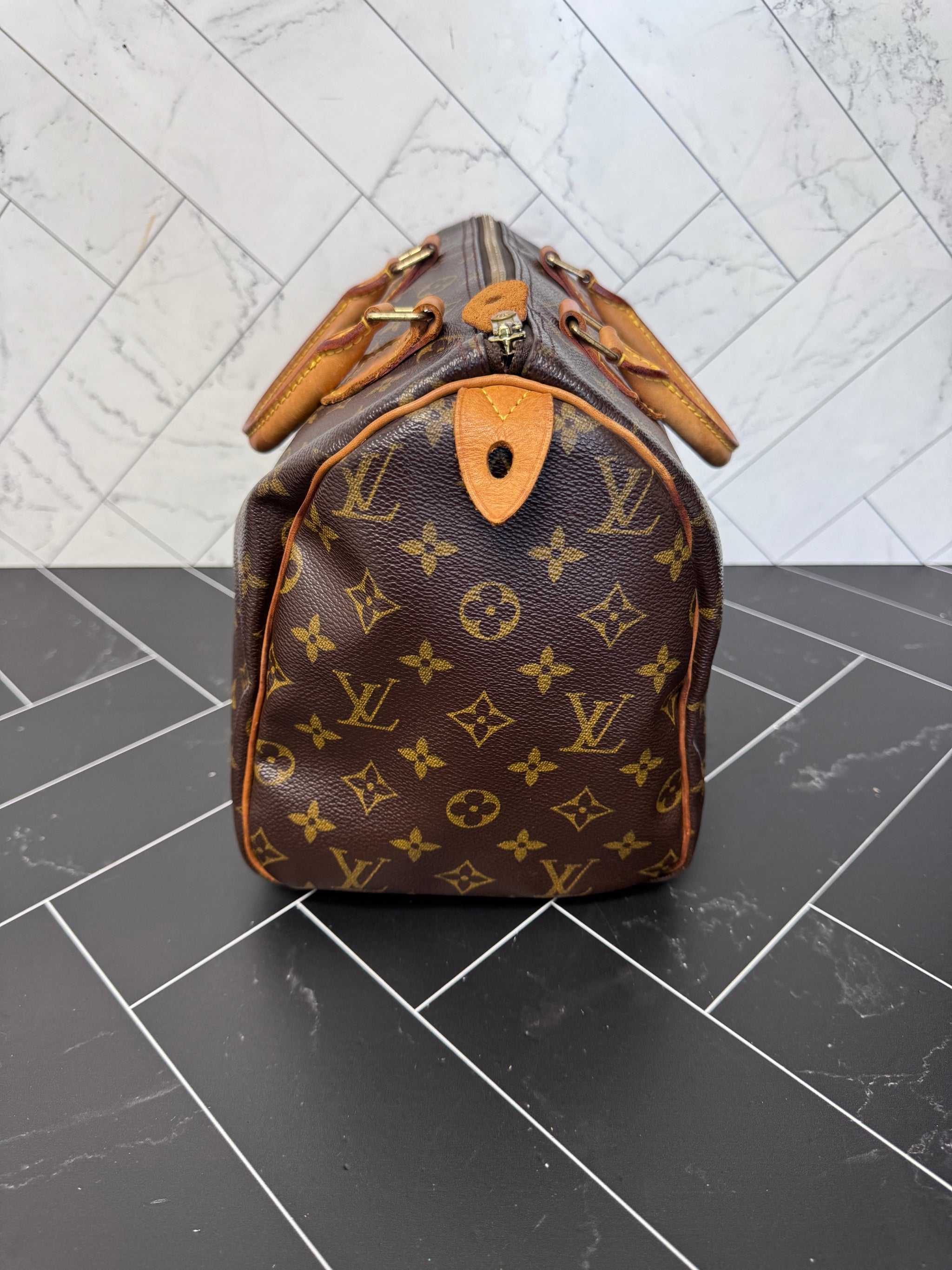 Louis Vuitton Monogram Speedy 30