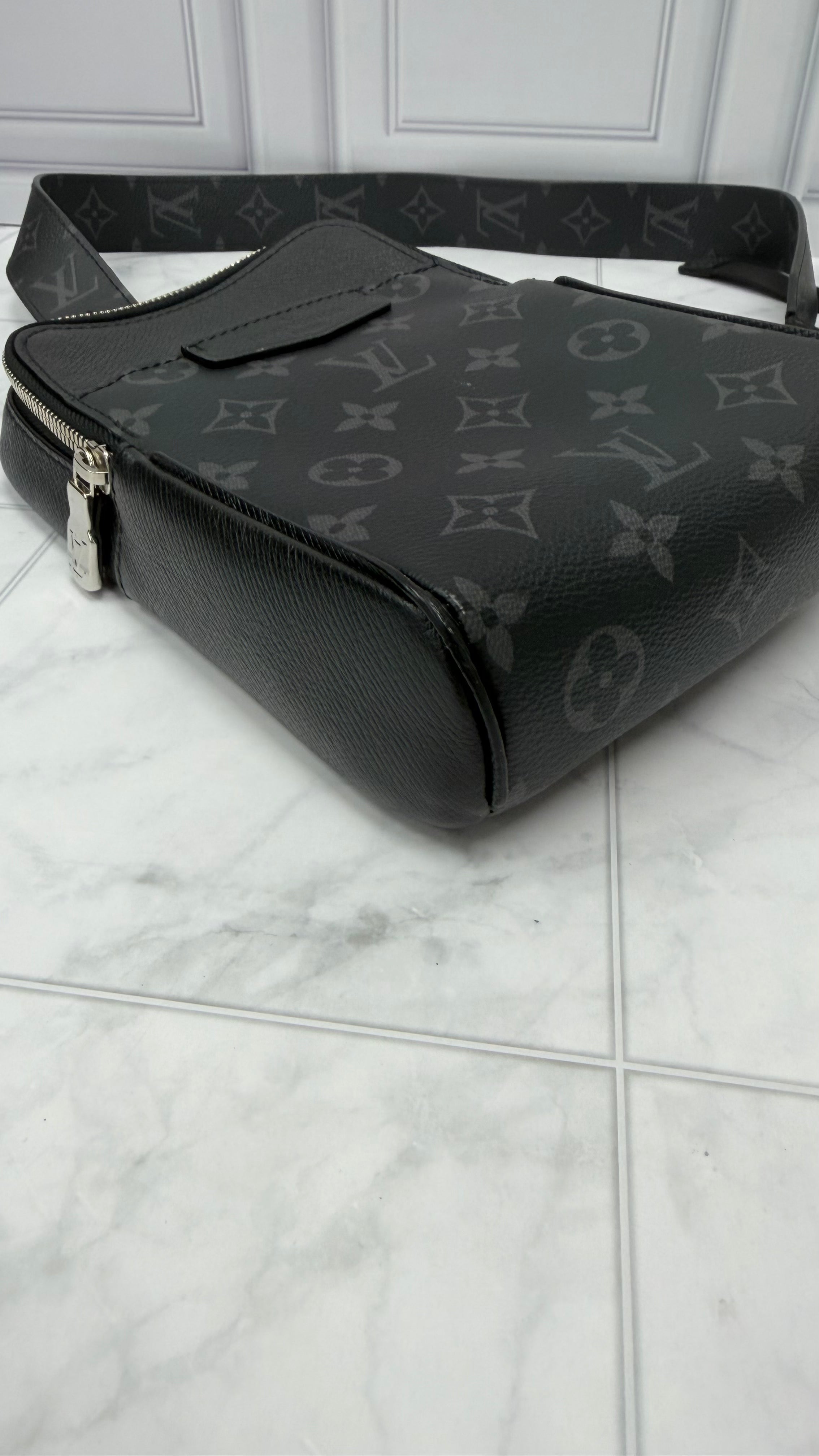 *DONS DROP* Louis Vuitton Monogram Eclipse Outdoor Sling Bag