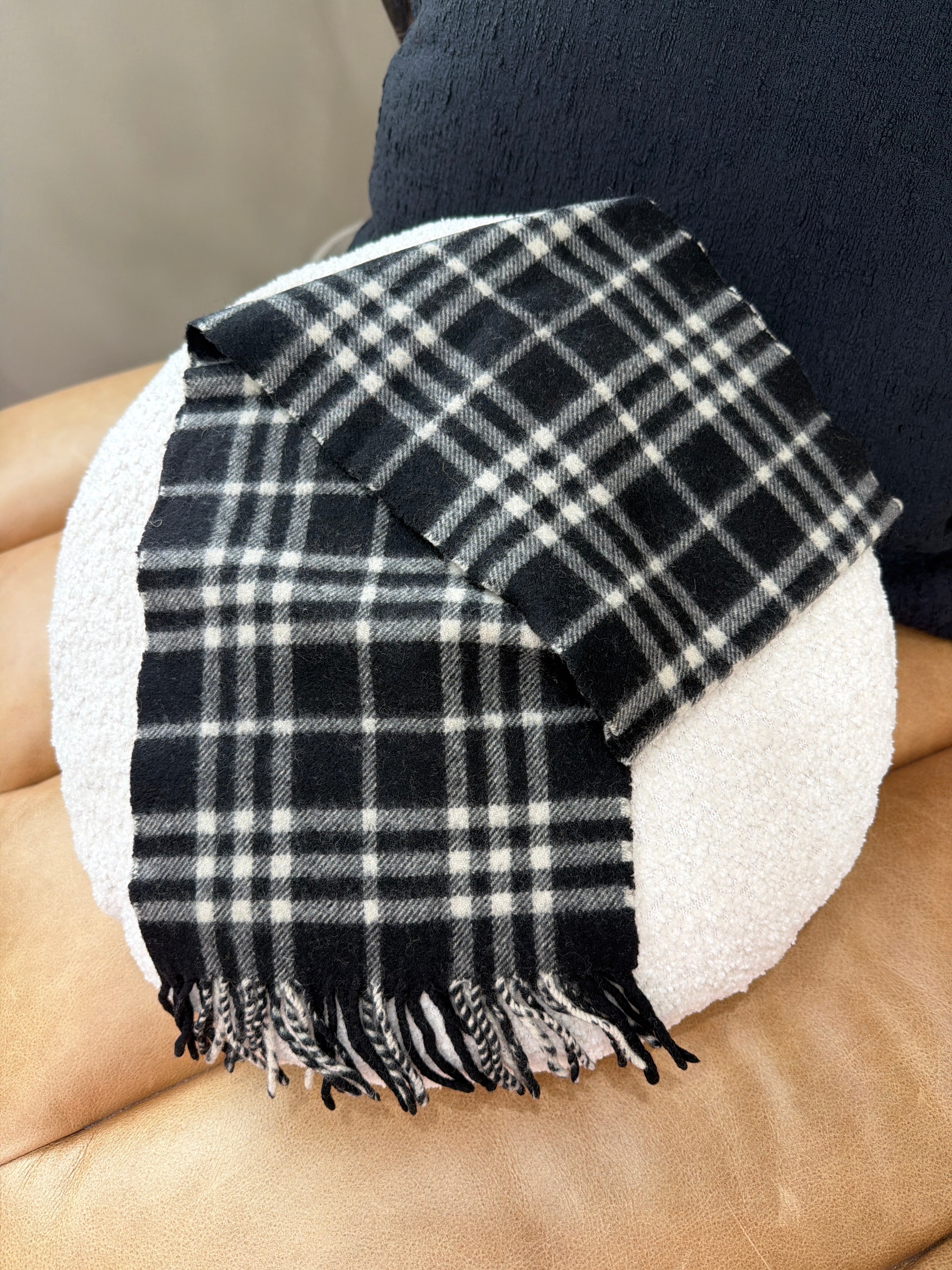 Burberry Vintage Black And White Novacheck Cashmere Scarf