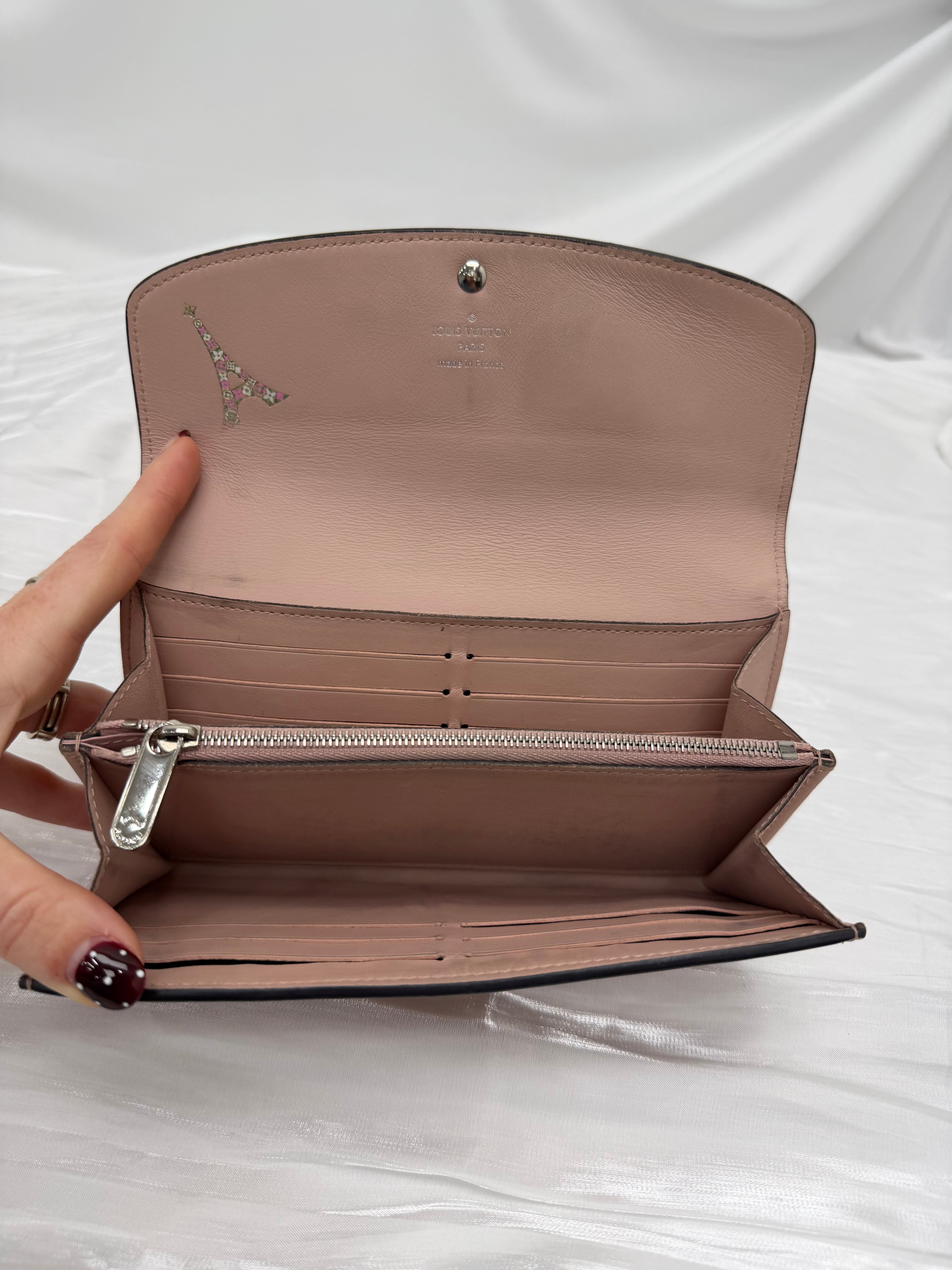 Louis Vuitton Dusty Rose Mahina Leather Sarah Wallet