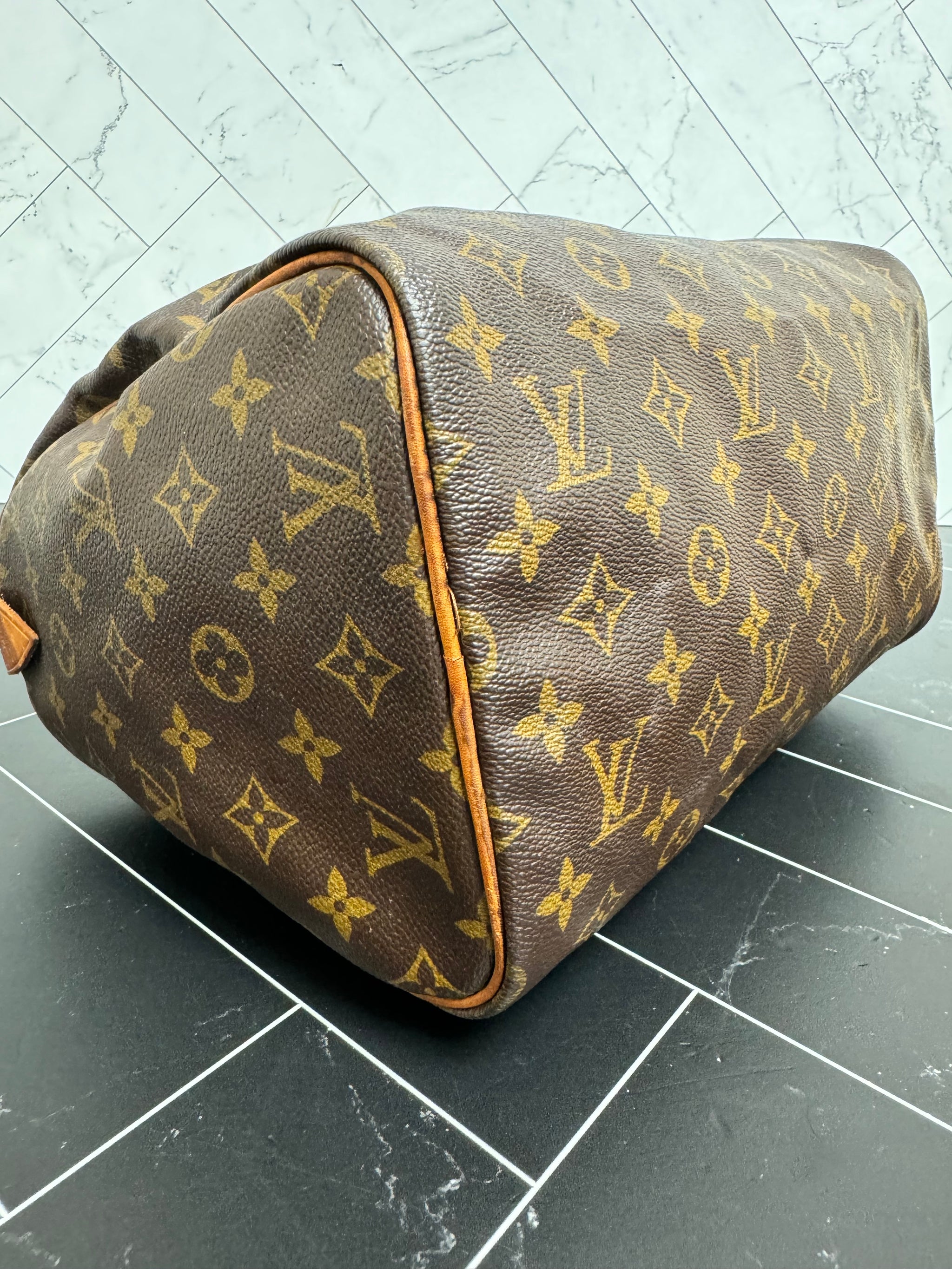 Louis Vuitton Monogram Speedy 30