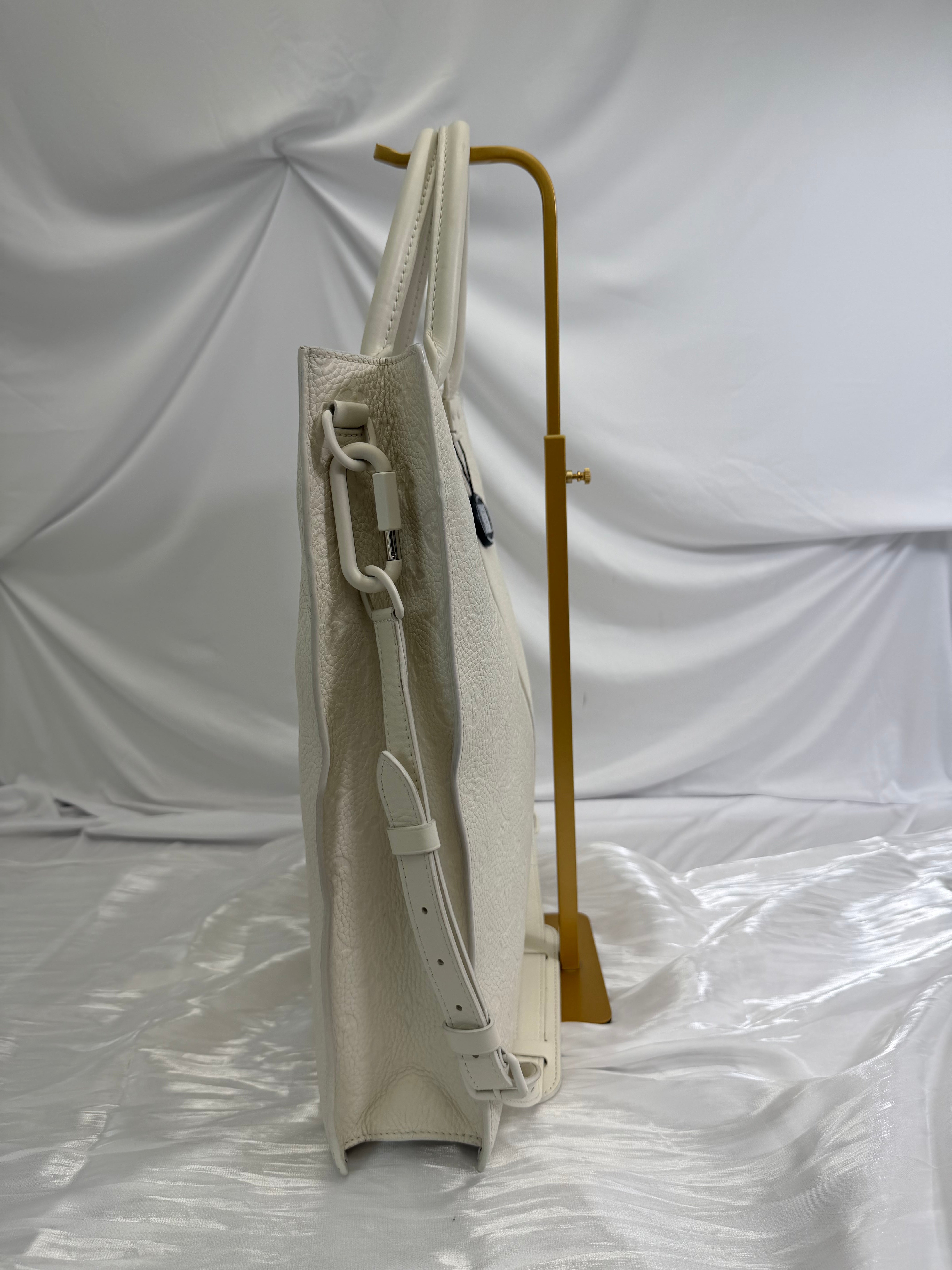 Louis Vuitton Monogram White Taurillon Sac Plat