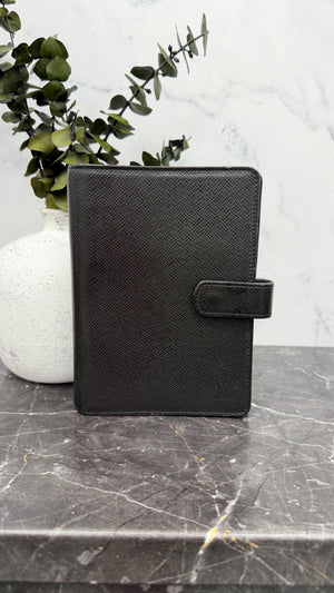 Louis Vuitton Black Taiga Leather Agenda MM