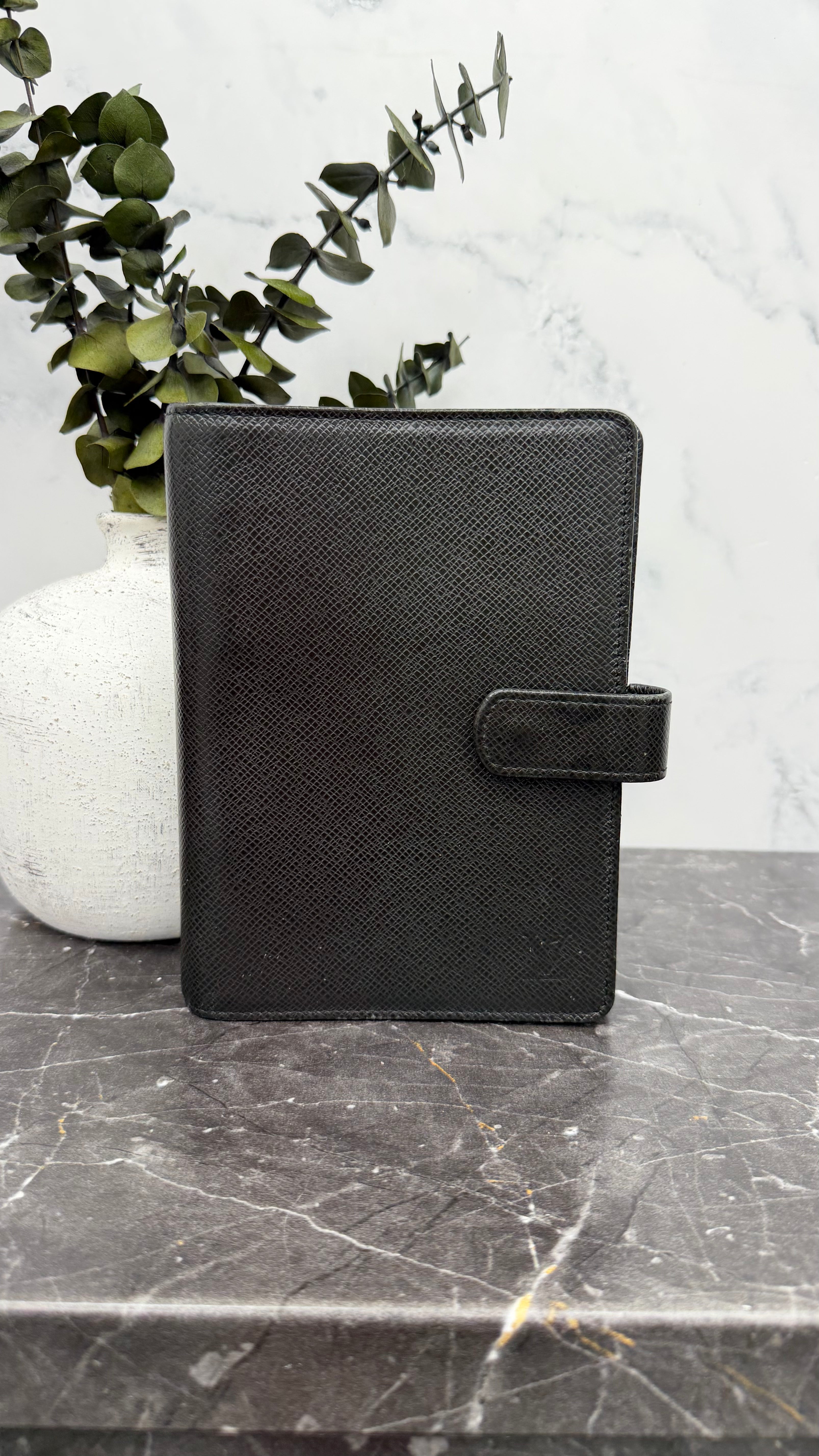 Louis Vuitton Black Taiga Leather Agenda MM
