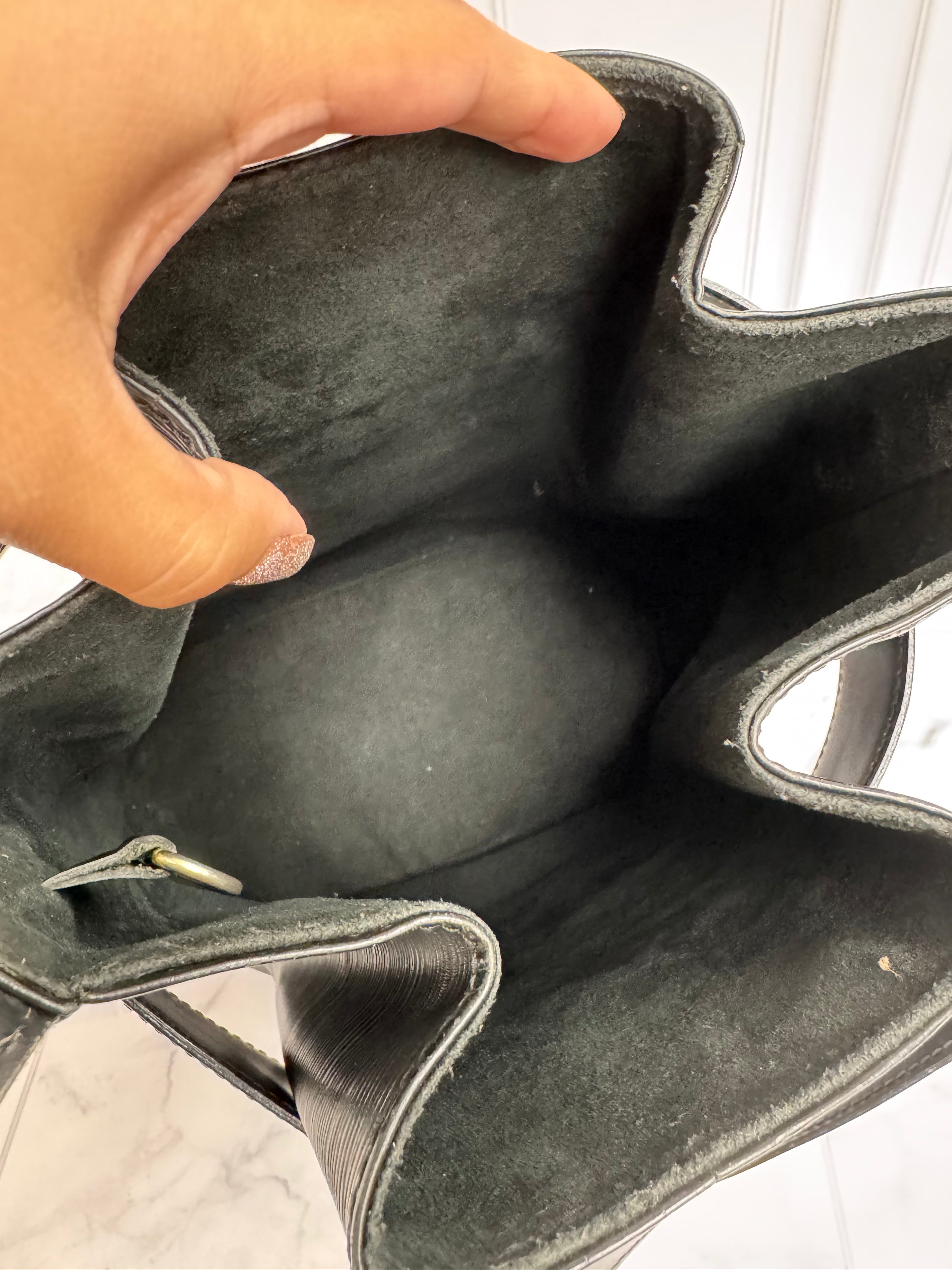 *DONS DROP* Louis Vuitton Black Leather Sac D'Epaule Shoulder Bag