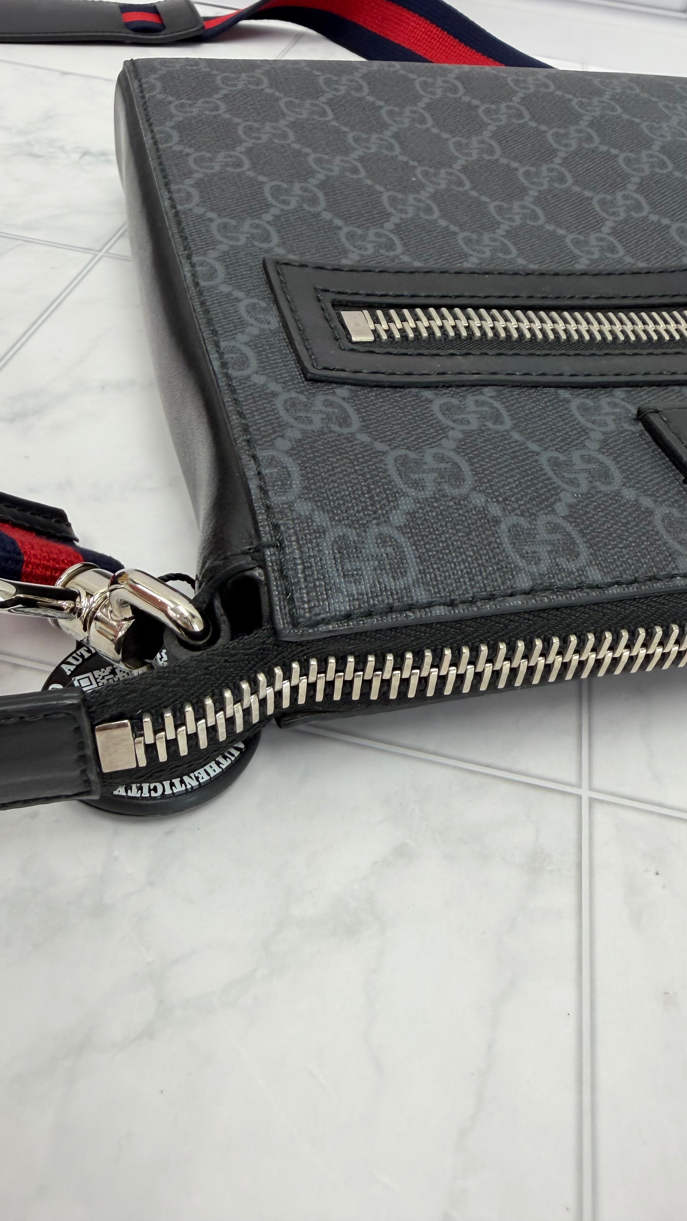 *DONS DROP* Gucci Black & Grey GG Coated Canvas & Web Strap Messenger Bag