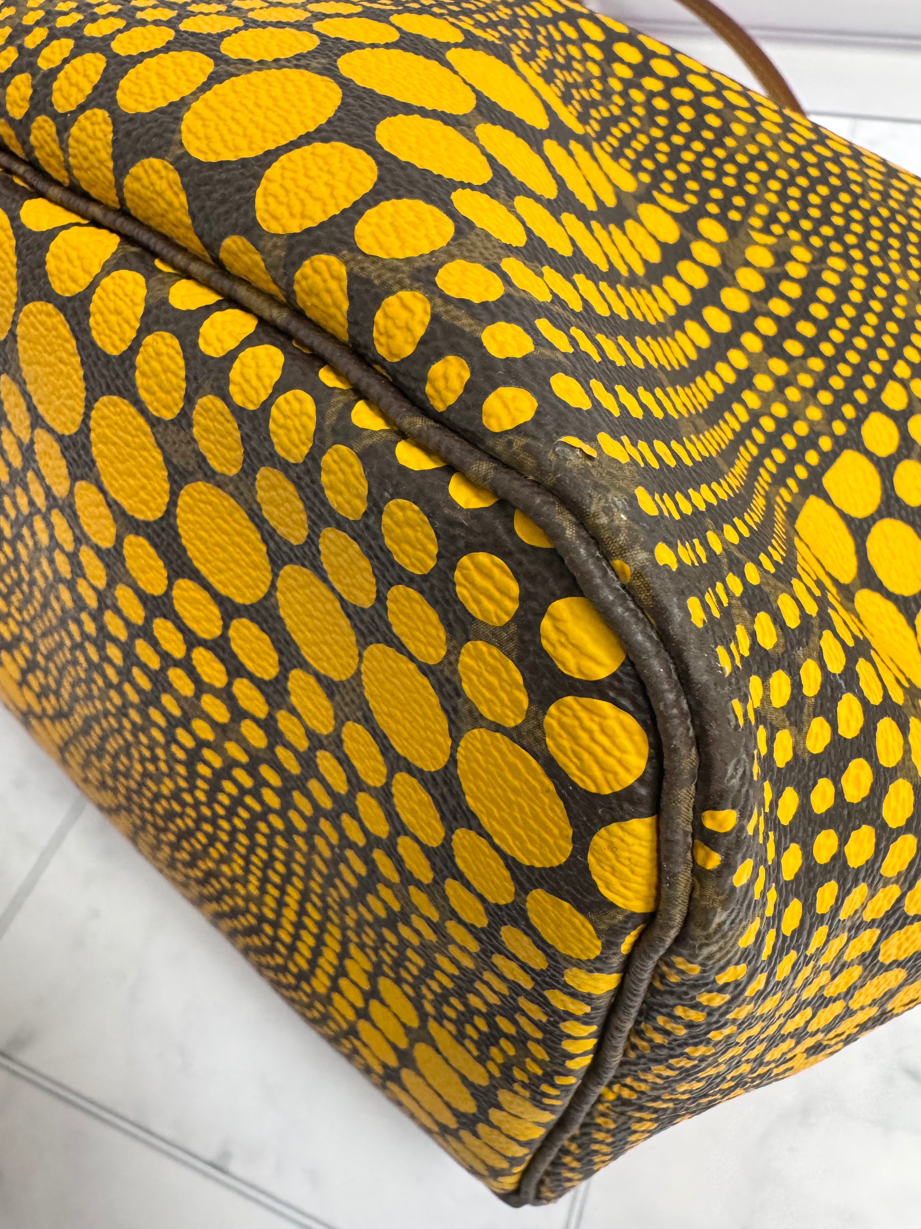 *DONS DROP* Louis Vuitton Yellow Monogram Waves Neverfull MM Tote Bag