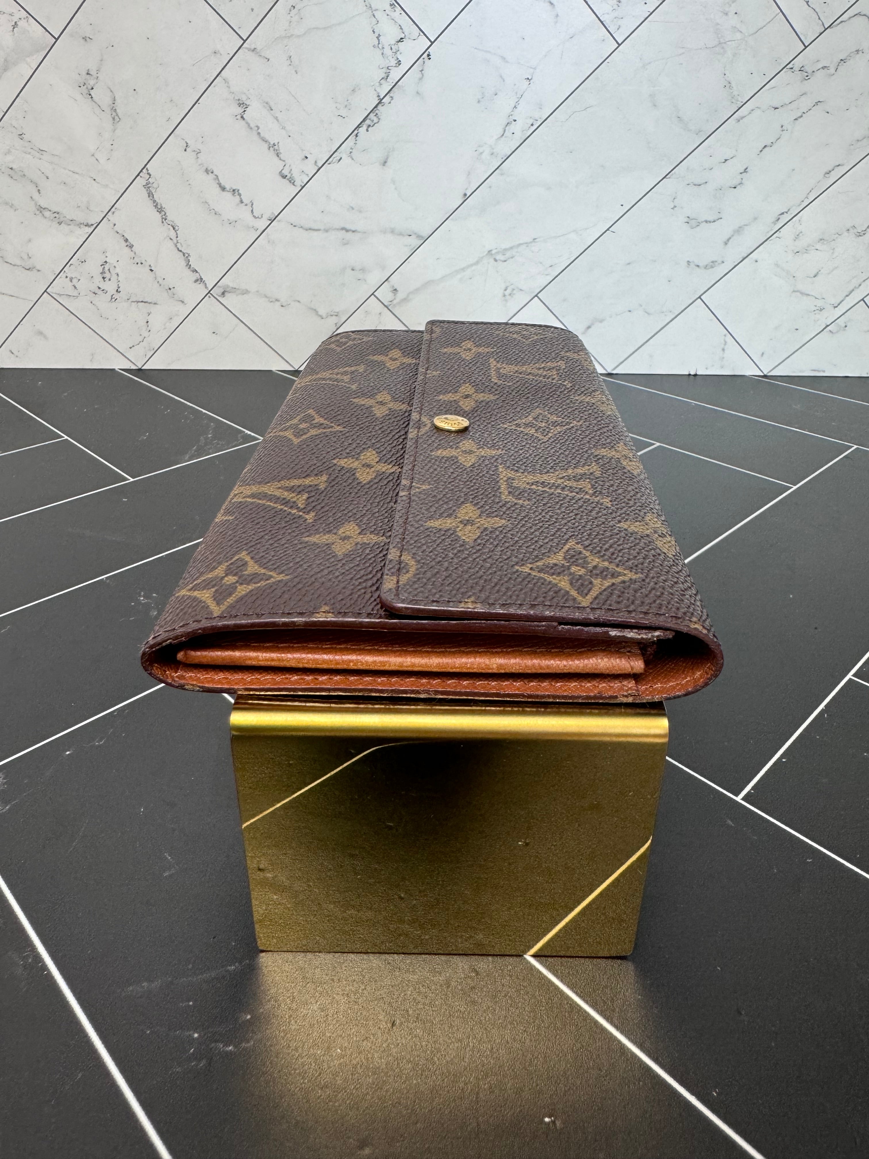 Louis Vuitton Monogram Sarah Wallet