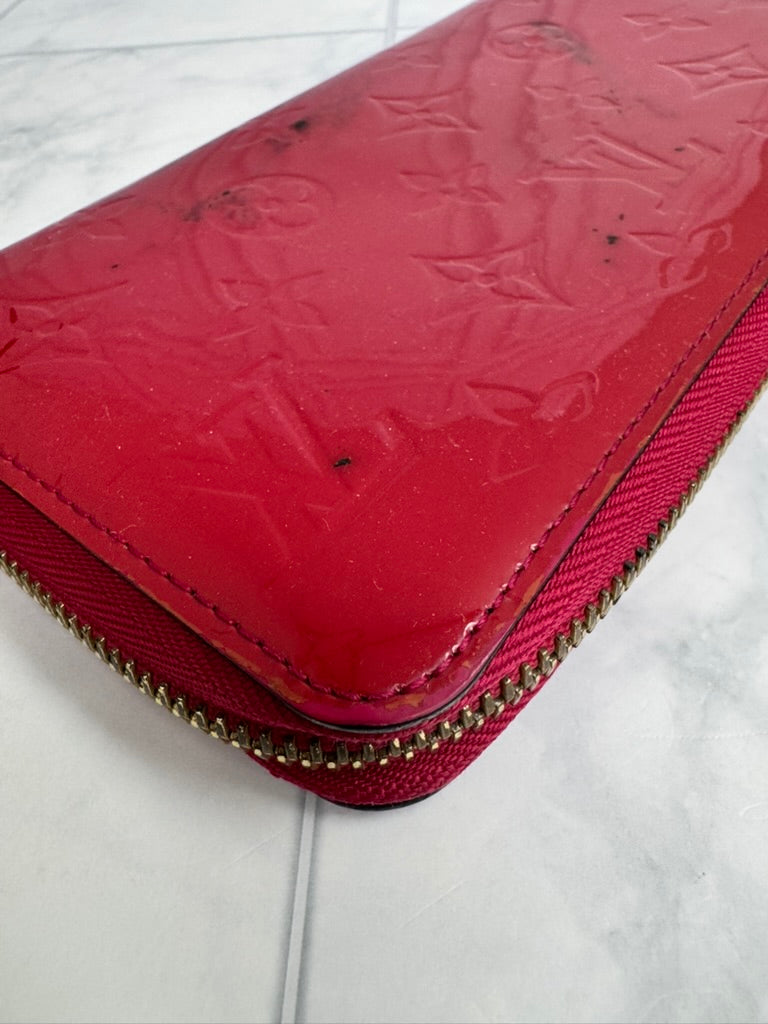 Louis Vuitton Red Vernis Monogram Zippy Wallet