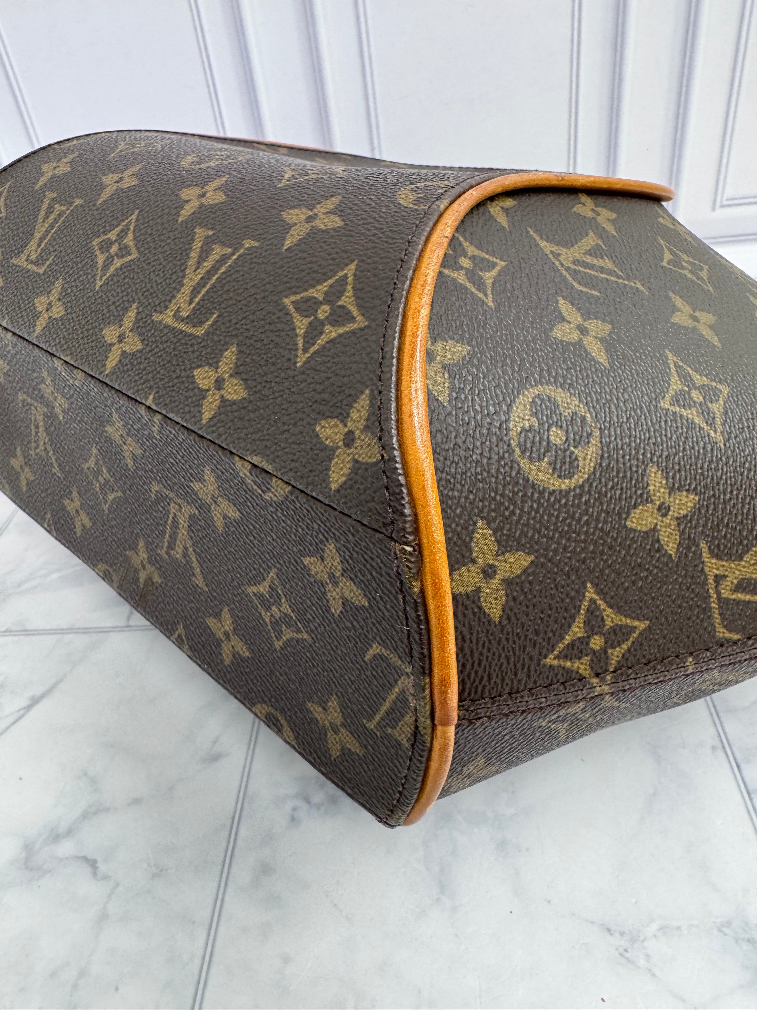 Louis Vuitton Monogram Ellipse MM