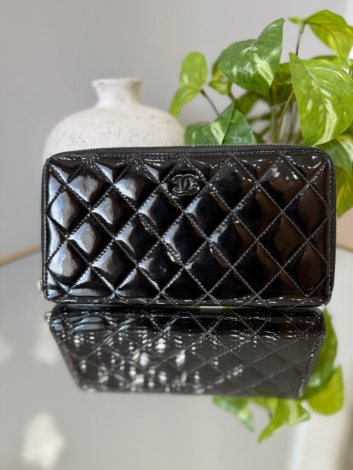 Chanel Black Quilted Patent Leather Zippy Wallet