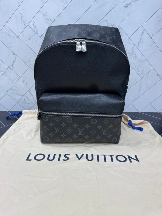 BRAND NEW Louis Vuitton Monogram Eclipse Taiga Discovery Backpack