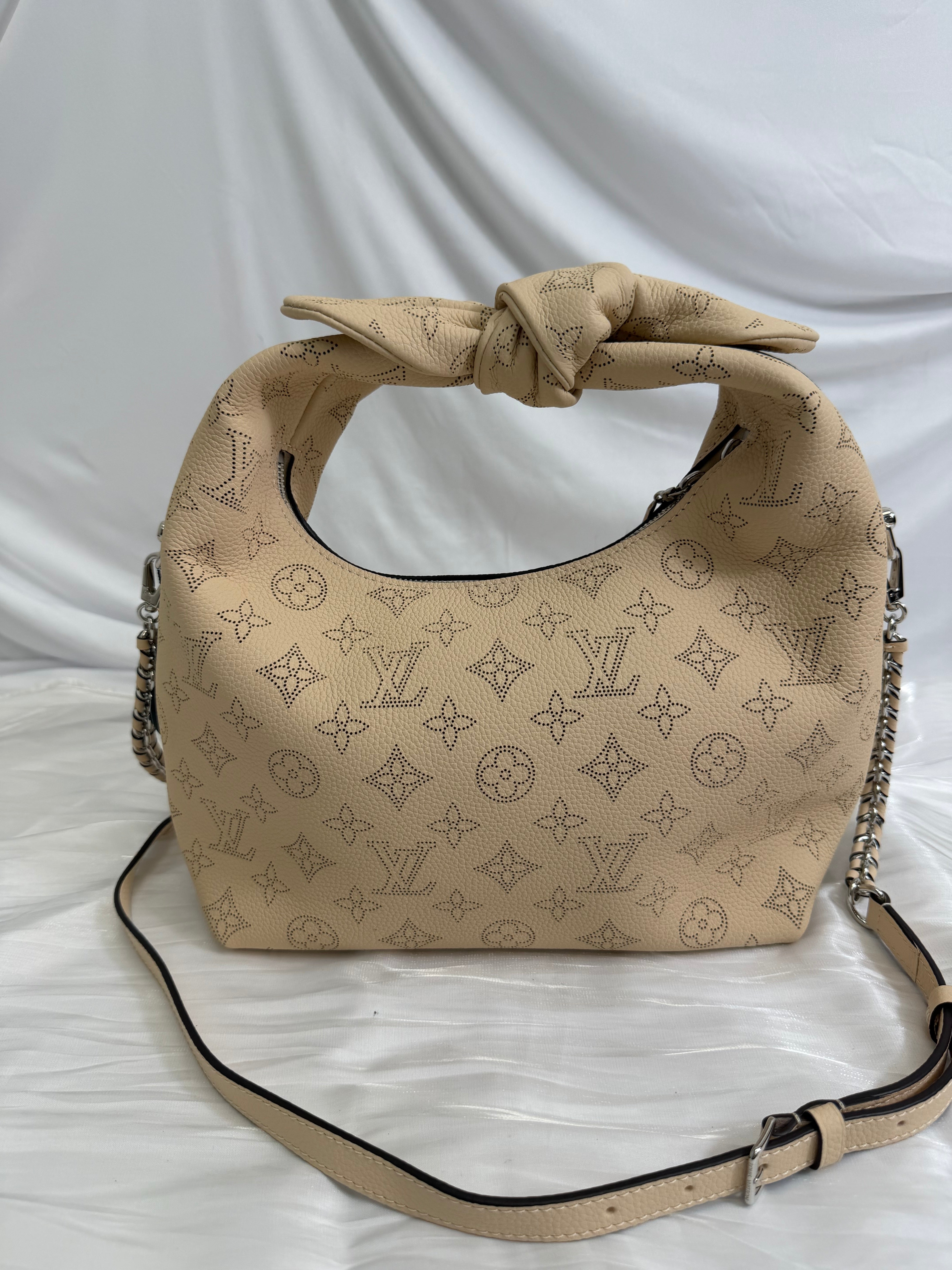BRAND NEW Louis Vuitton Monogram Beige Mahina Leather Why Knot PM Bag