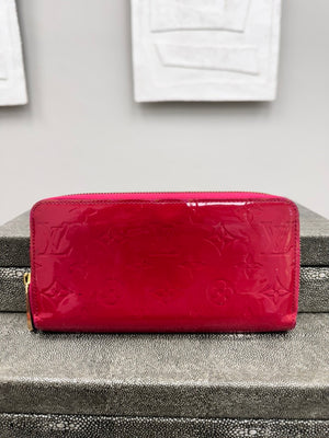 Louis Vuitton Red Vernis Monogram Zippy Wallet