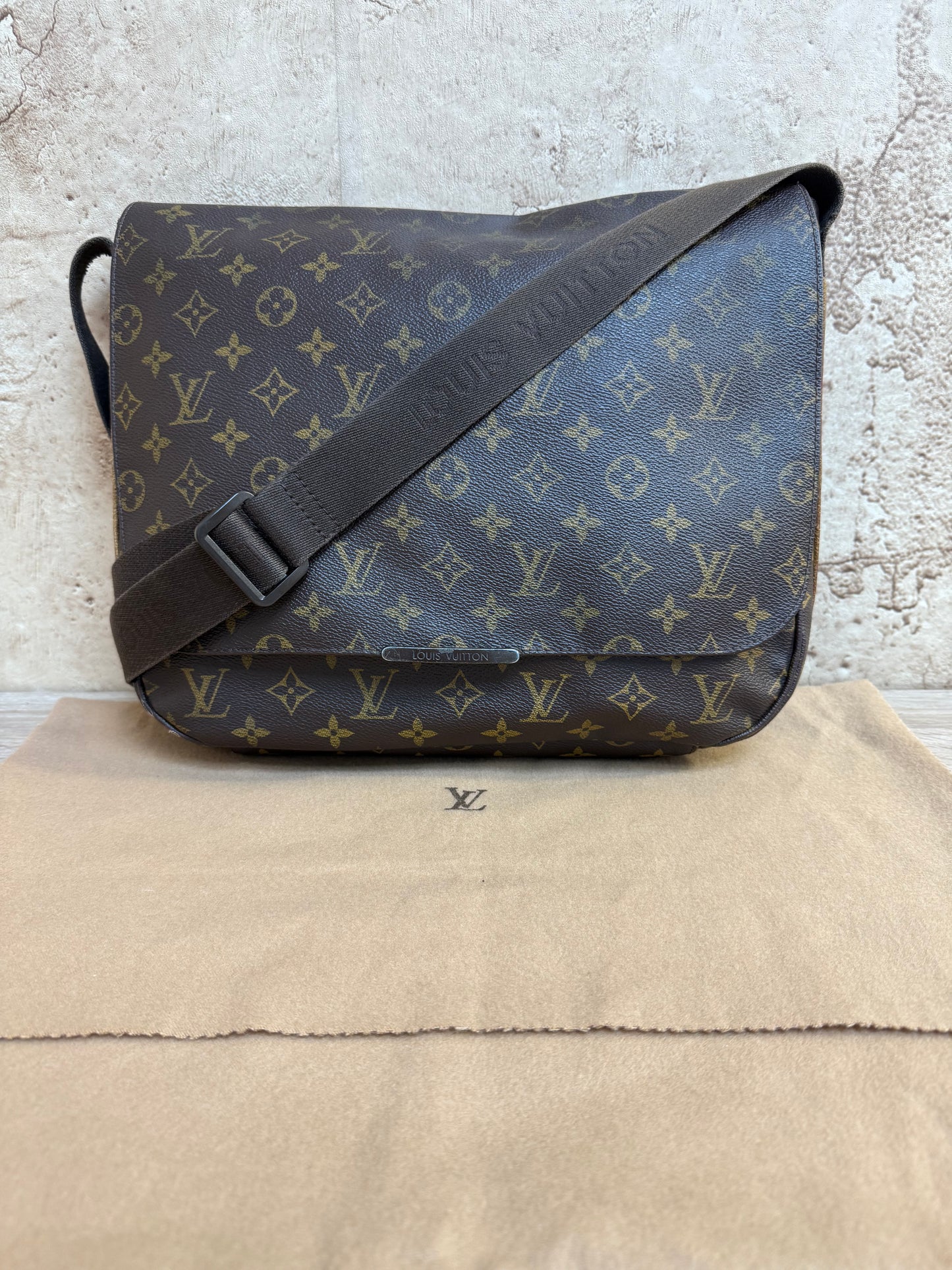 Louis Vuitton Monogram Messenger Bag